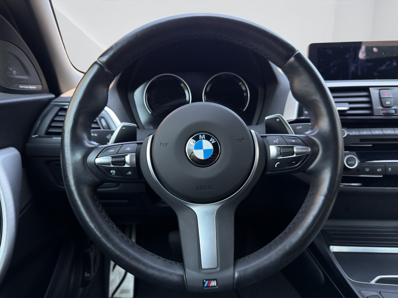 BMW M240i xDrive SAG Cabrio-image-16