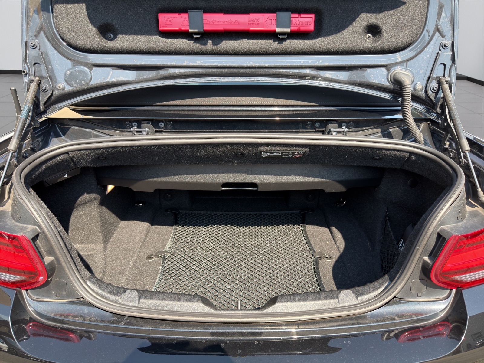 BMW M240i xDrive SAG Cabrio-image-12