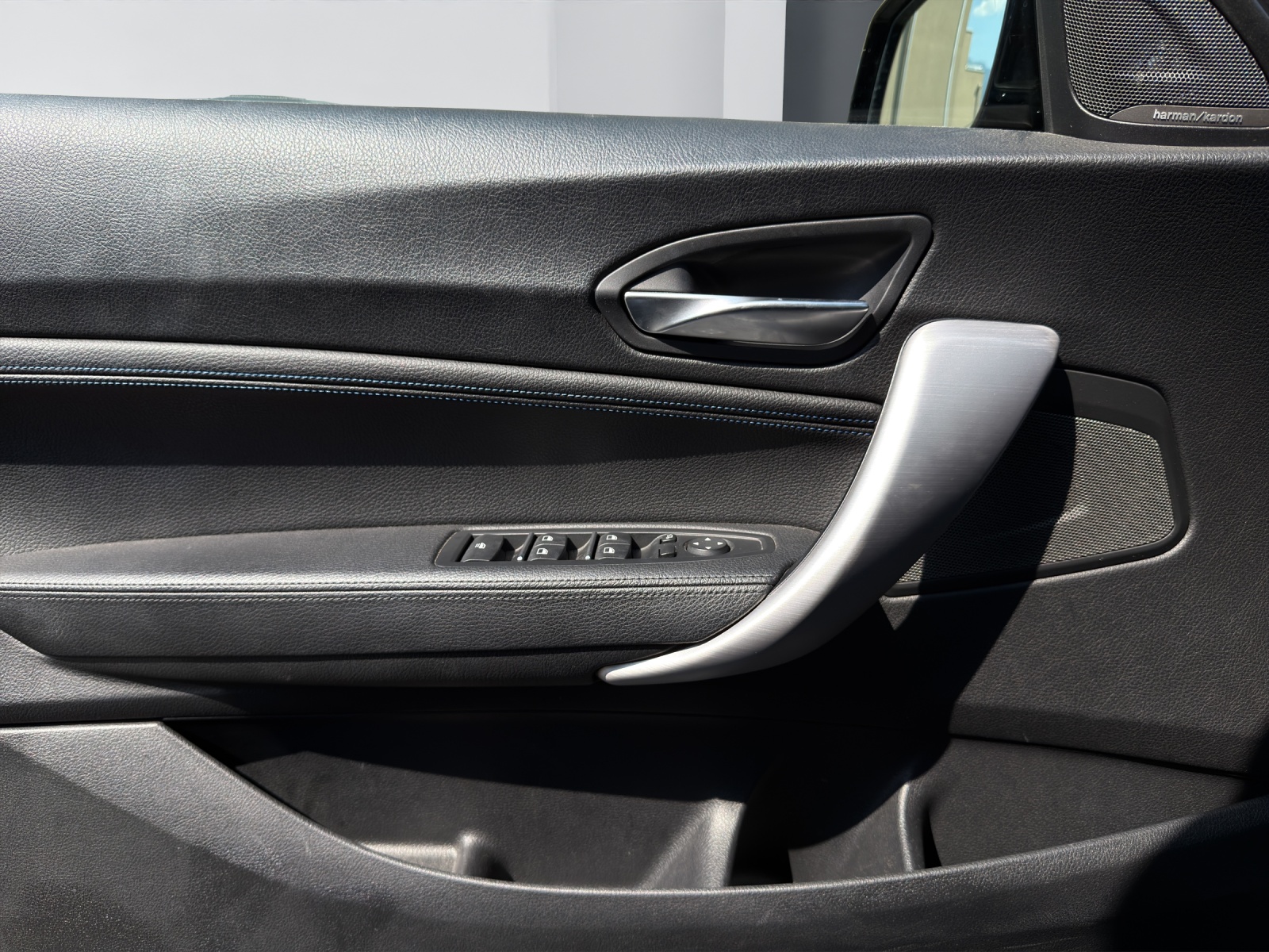 BMW M240i xDrive SAG Cabrio-image-19