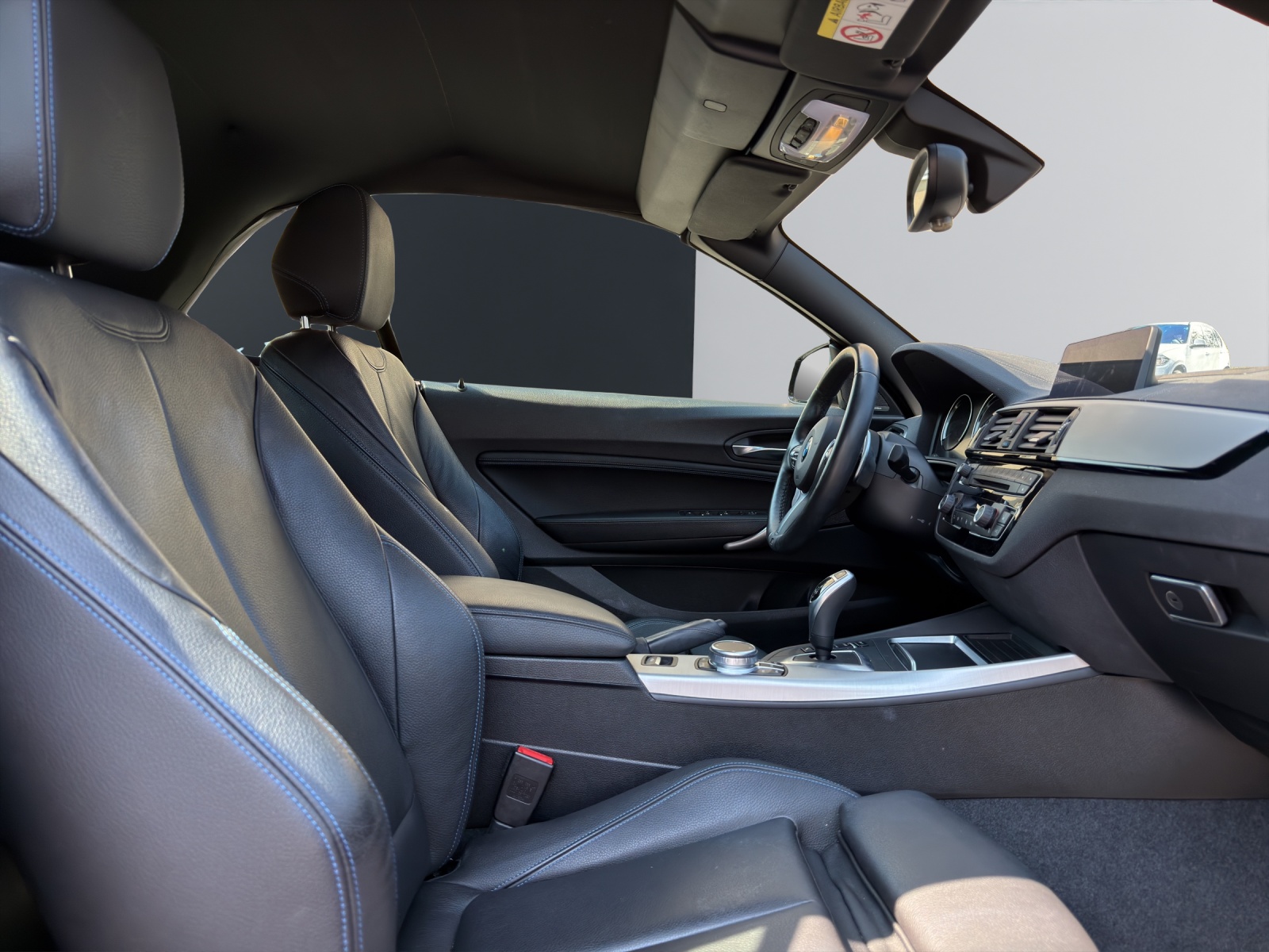 BMW M240i xDrive SAG Cabrio-image-13