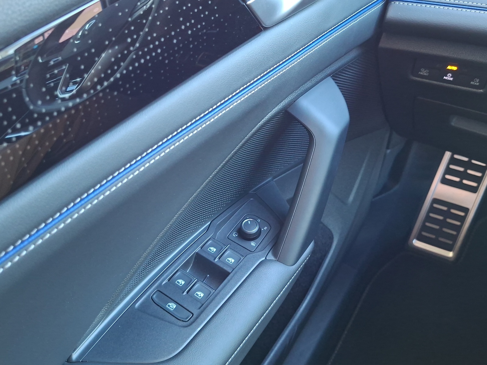 VW Tiguan 2.0 TSI DSG R-Line 4Motion-image-11