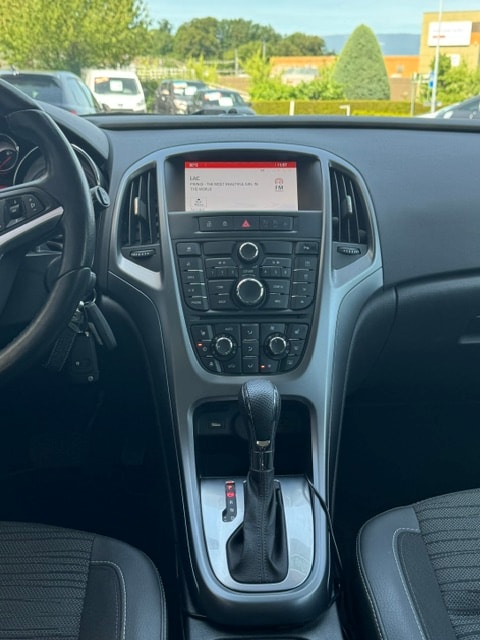 OPEL Astra SportsTourer 1.4i 16V Turbo Automatic-image-12