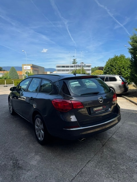 OPEL Astra SportsTourer 1.4i 16V Turbo Automatic-image-4