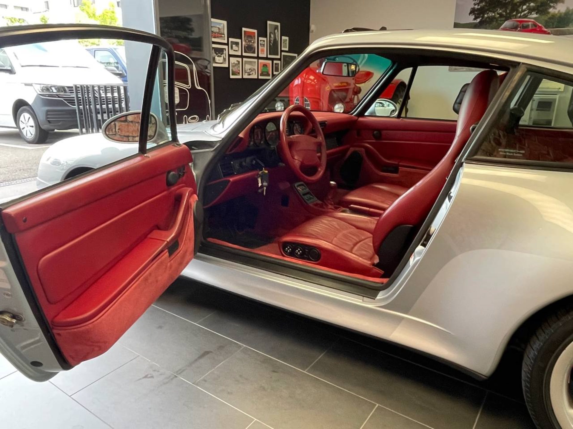 PORSCHE 911 Turbo-image-11