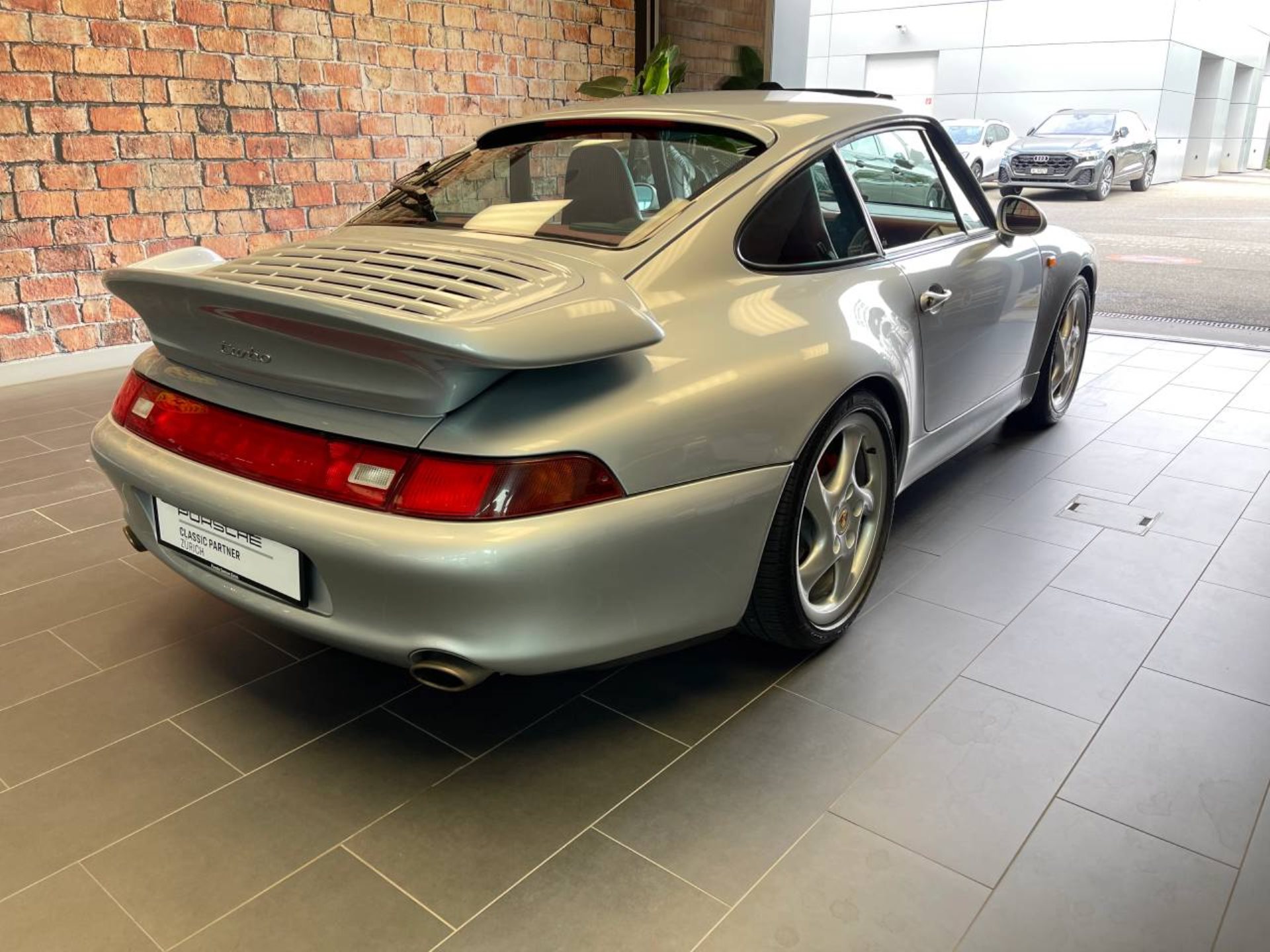 PORSCHE 911 Turbo-image-5