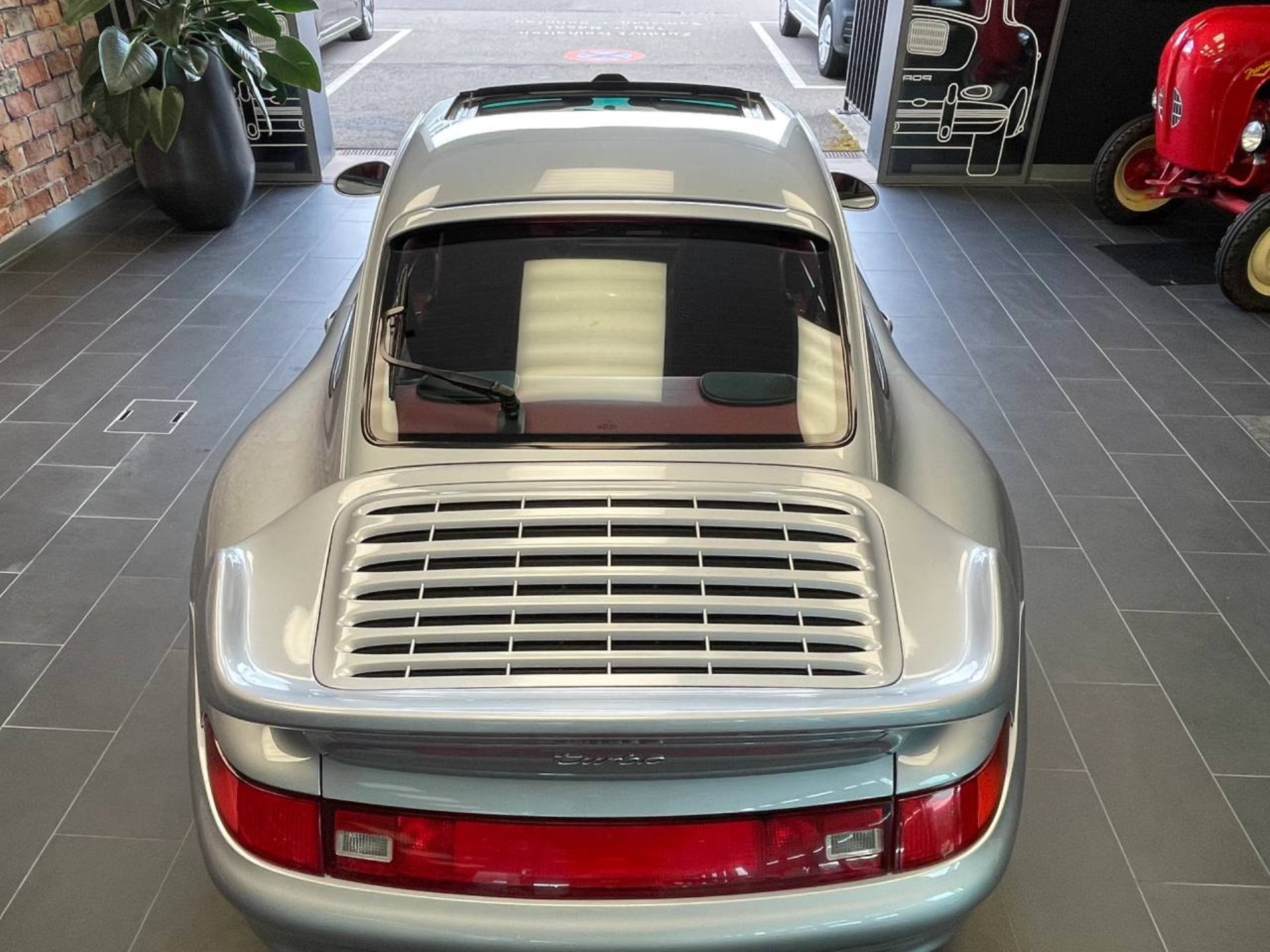 PORSCHE 911 Turbo-image-14