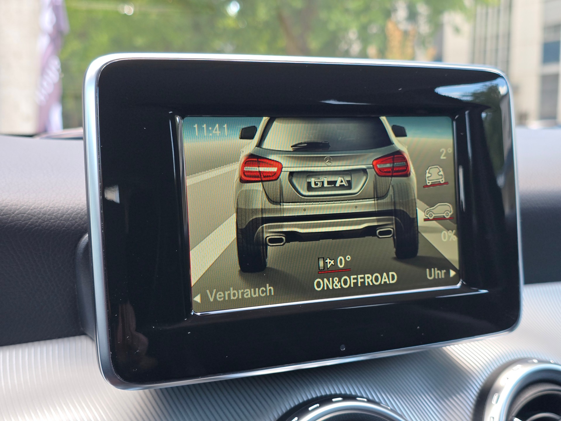 MERCEDES-BENZ GLA 250 Urban 4Matic 7G-DCT-image-18