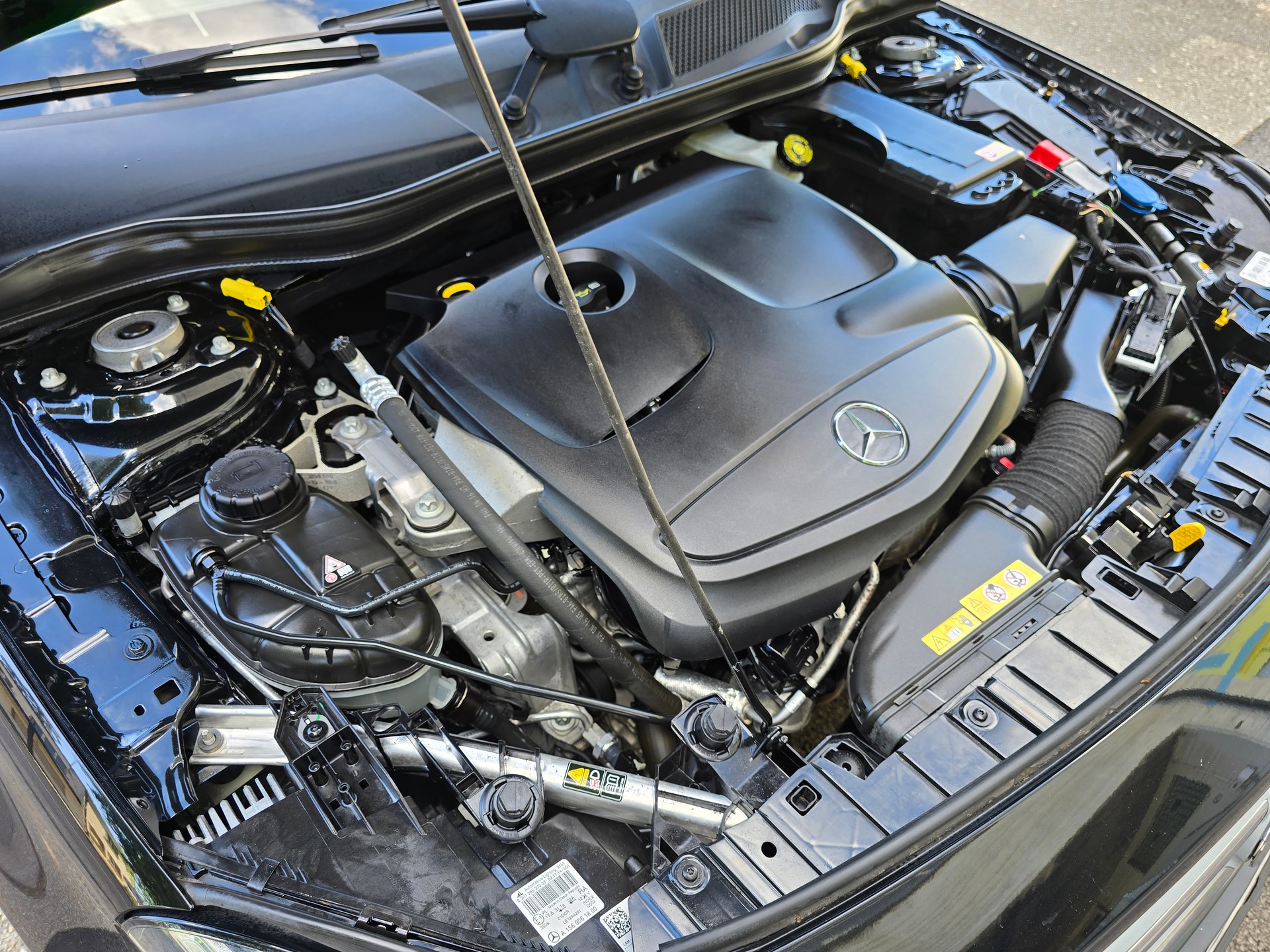 MERCEDES-BENZ GLA 250 Urban 4Matic 7G-DCT-image-26