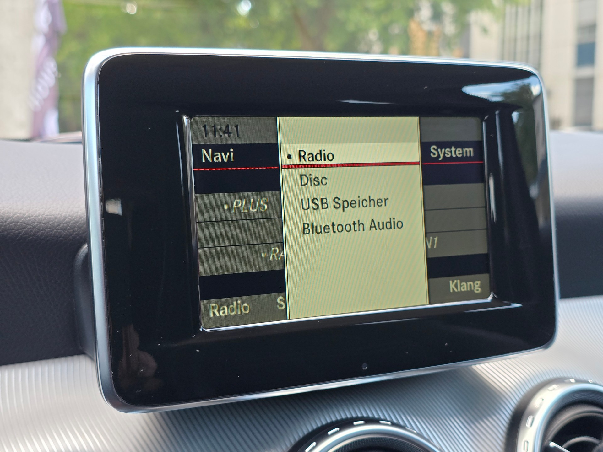 MERCEDES-BENZ GLA 250 Urban 4Matic 7G-DCT-image-19
