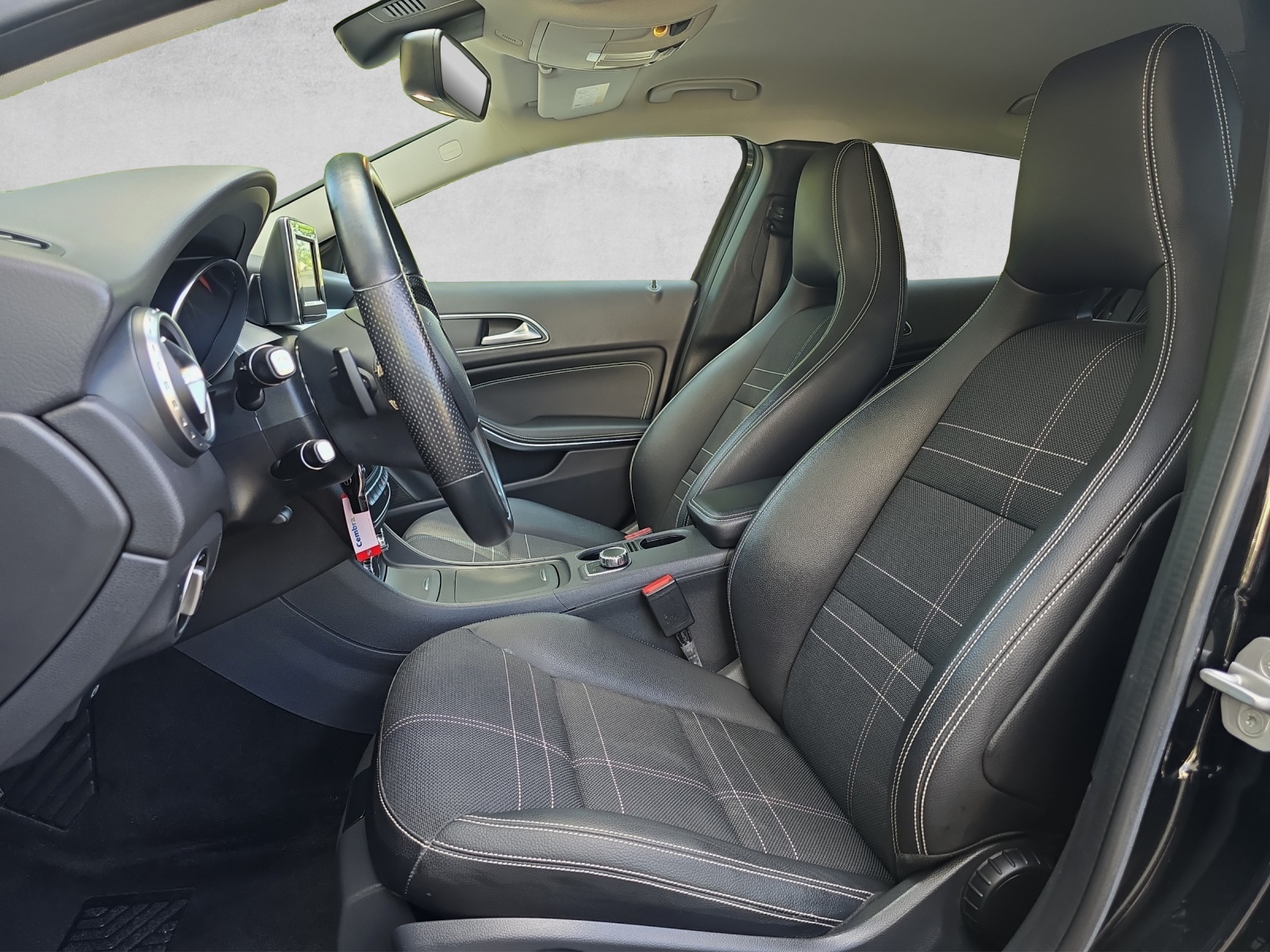 MERCEDES-BENZ GLA 250 Urban 4Matic 7G-DCT-image-6