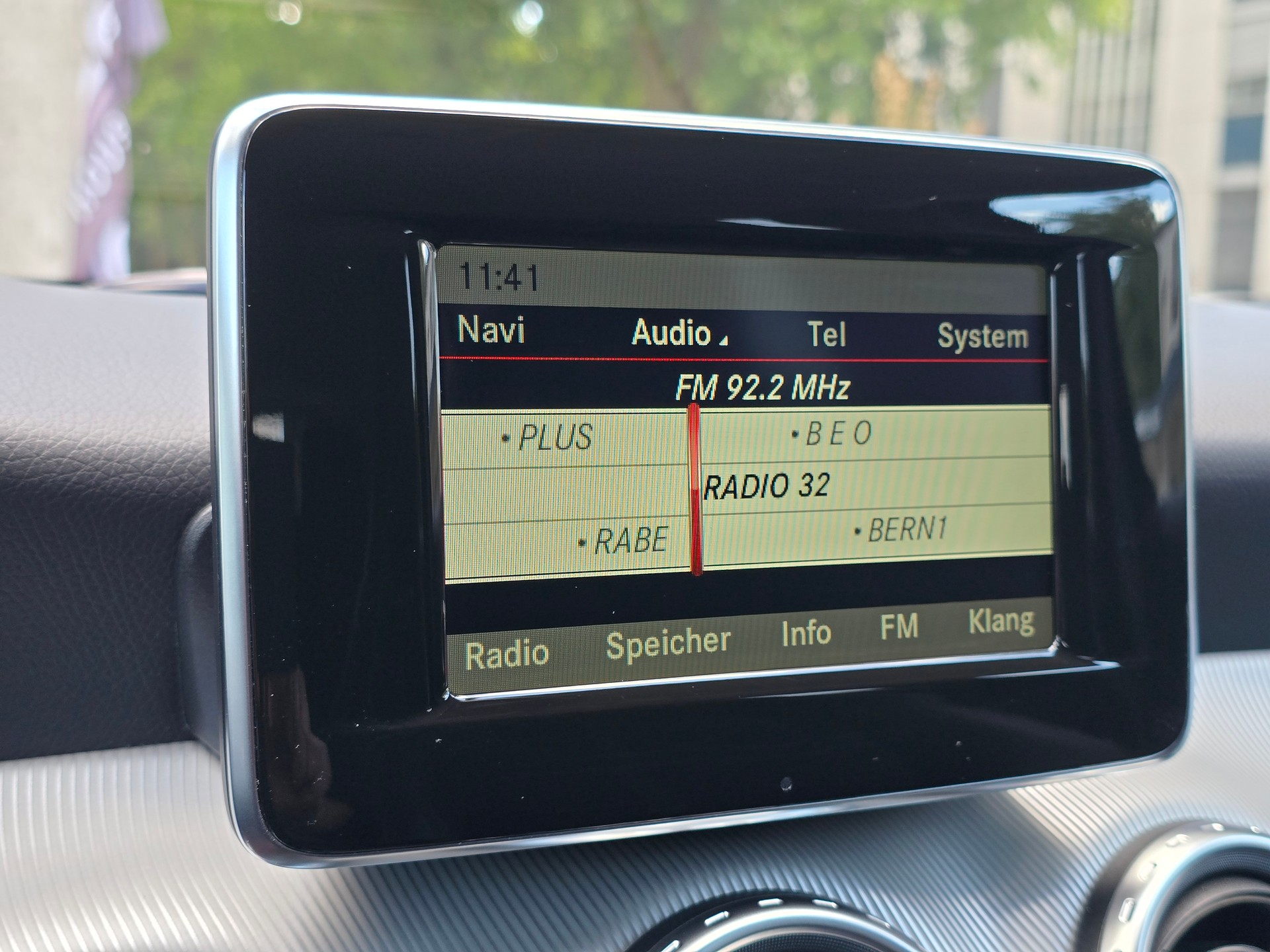 MERCEDES-BENZ GLA 250 Urban 4Matic 7G-DCT-image-22