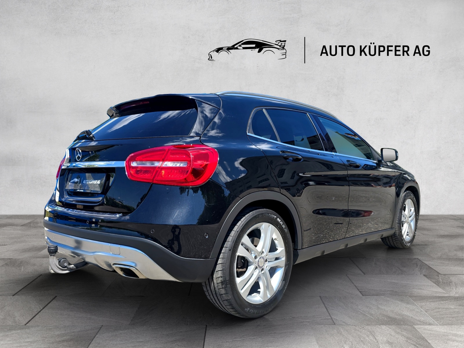 MERCEDES-BENZ GLA 250 Urban 4Matic 7G-DCT-image-2