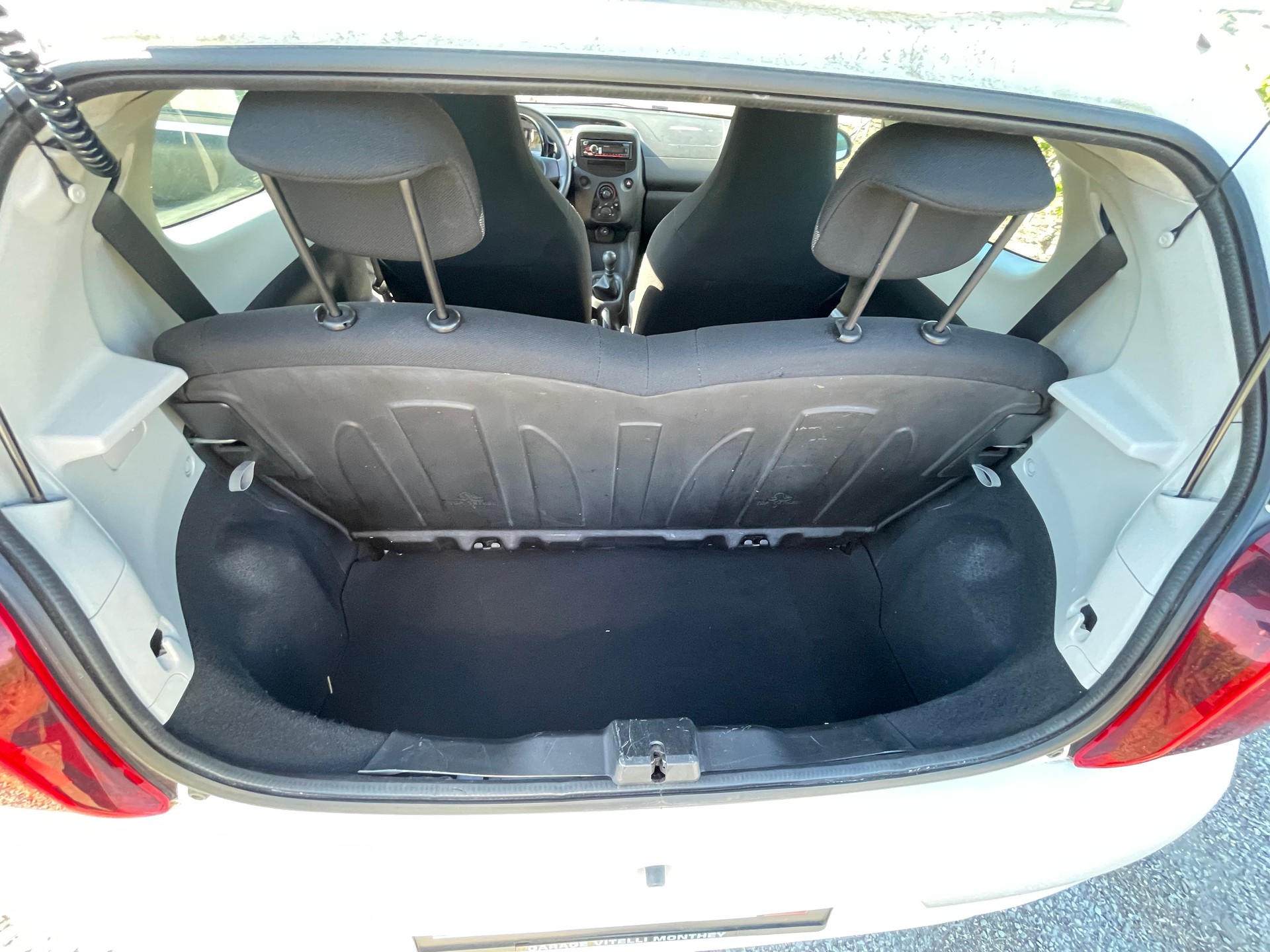 PEUGEOT 108 1.0 VTi Access-image-11