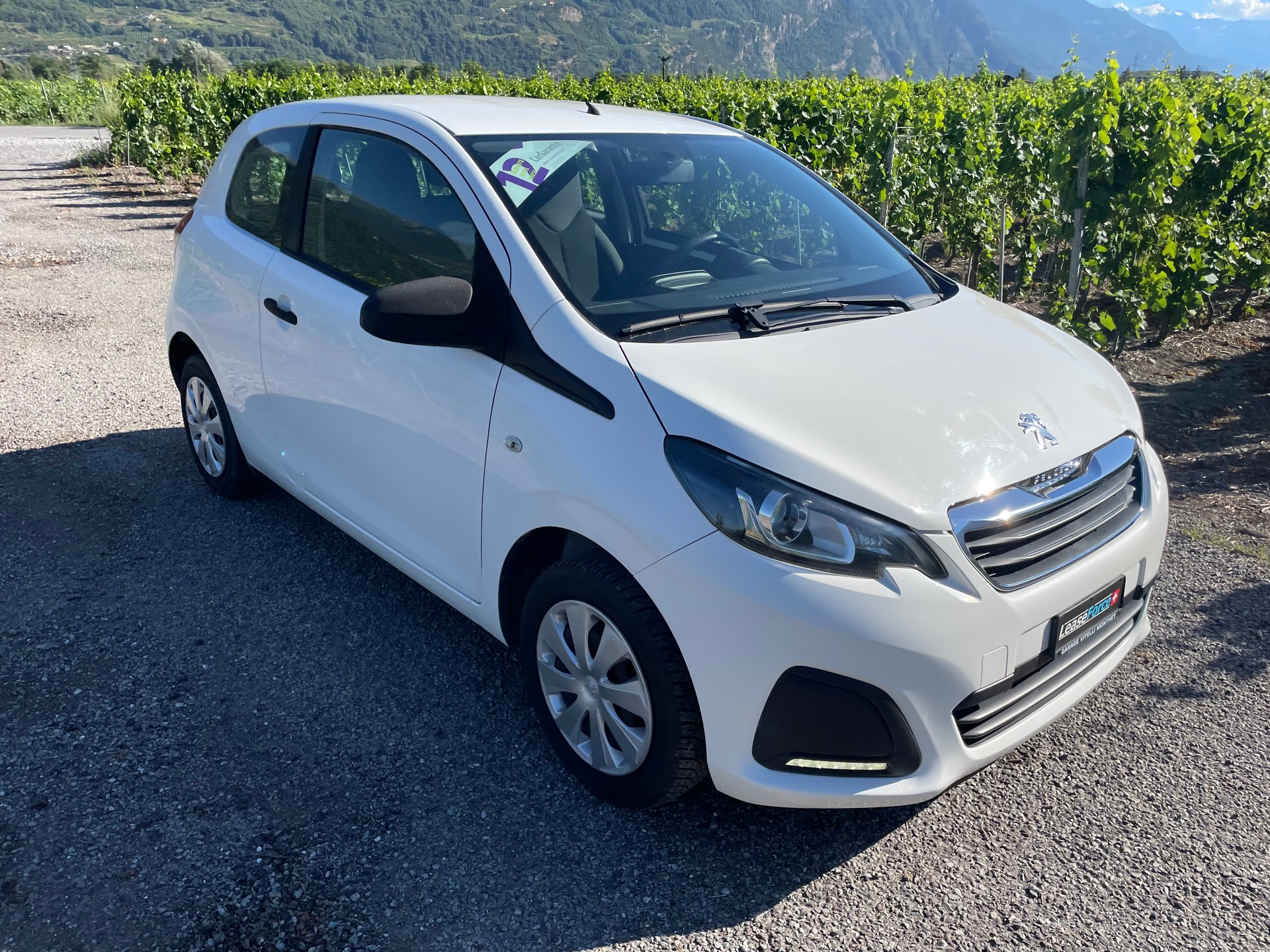 PEUGEOT 108 1.0 VTi Access-image-3