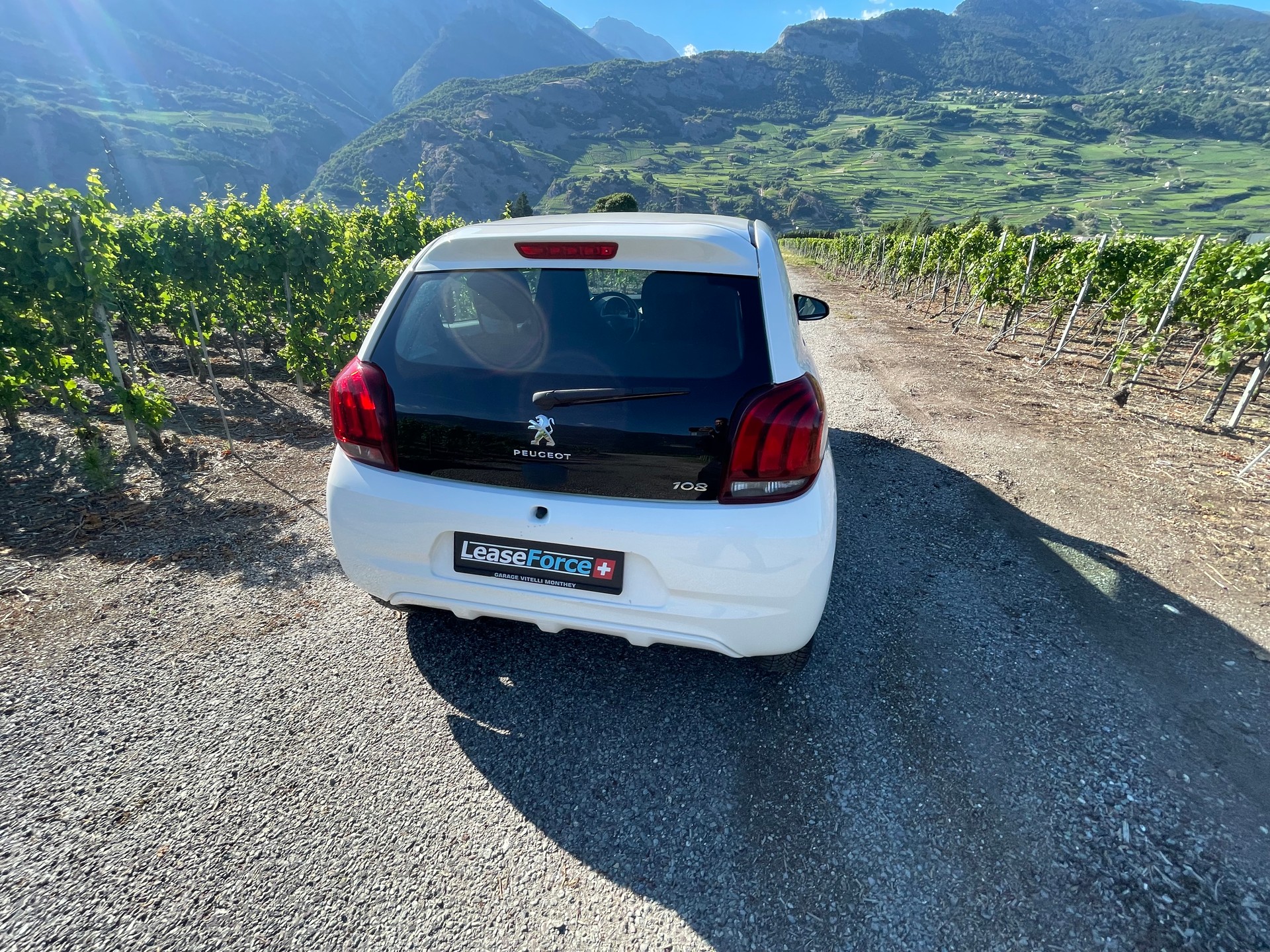 PEUGEOT 108 1.0 VTi Access-image-6