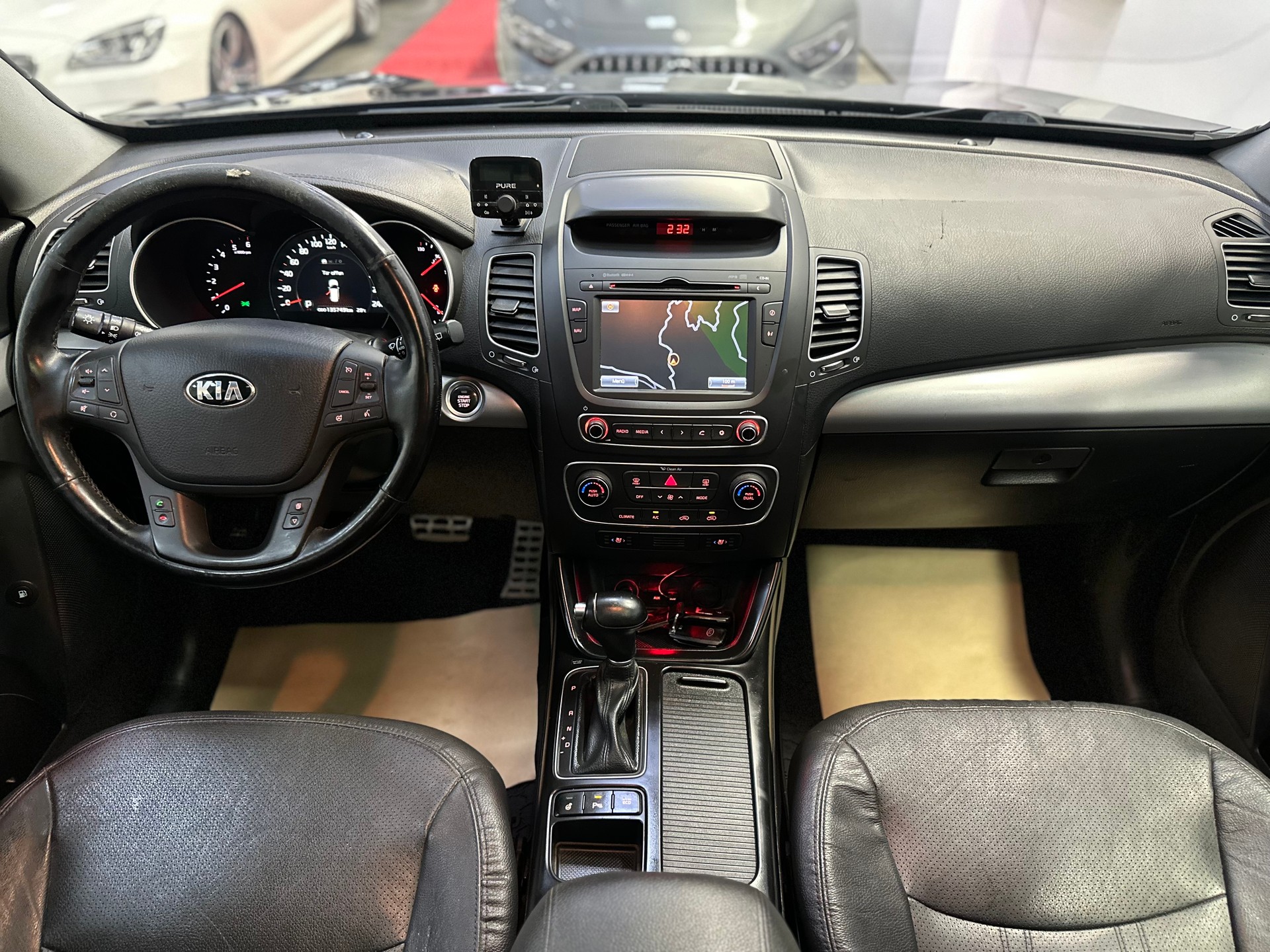 KIA Sorento 2.2 CRDI Style Automatic-image-13