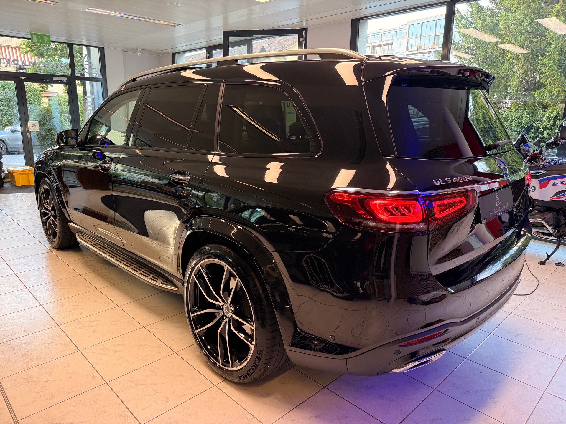 MERCEDES-BENZ GLS 400 d AMG Line 4matic-image-13
