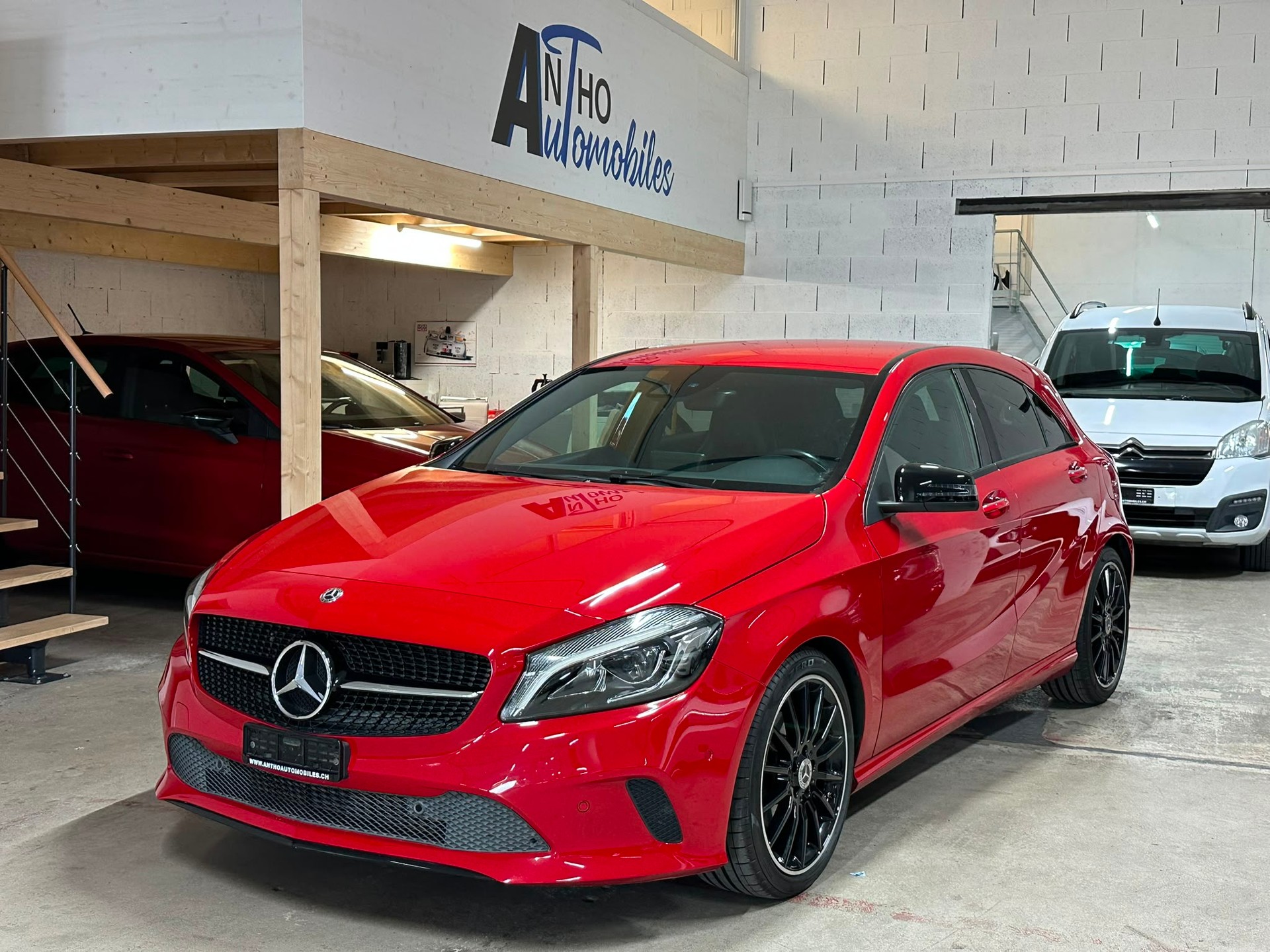MERCEDES-BENZ A 200 Urban 7G-DCT-image-0