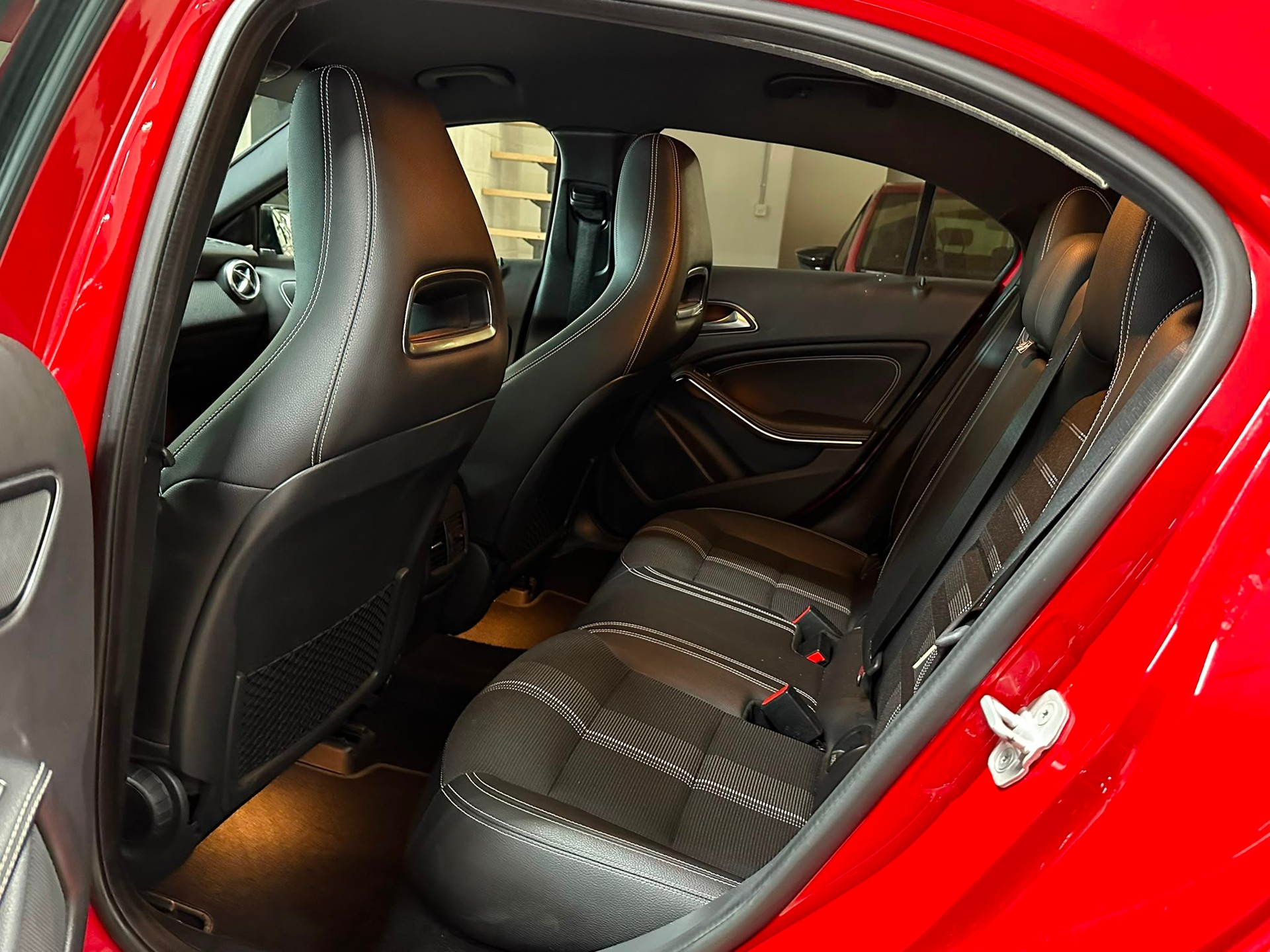 MERCEDES-BENZ A 200 Urban 7G-DCT-image-6