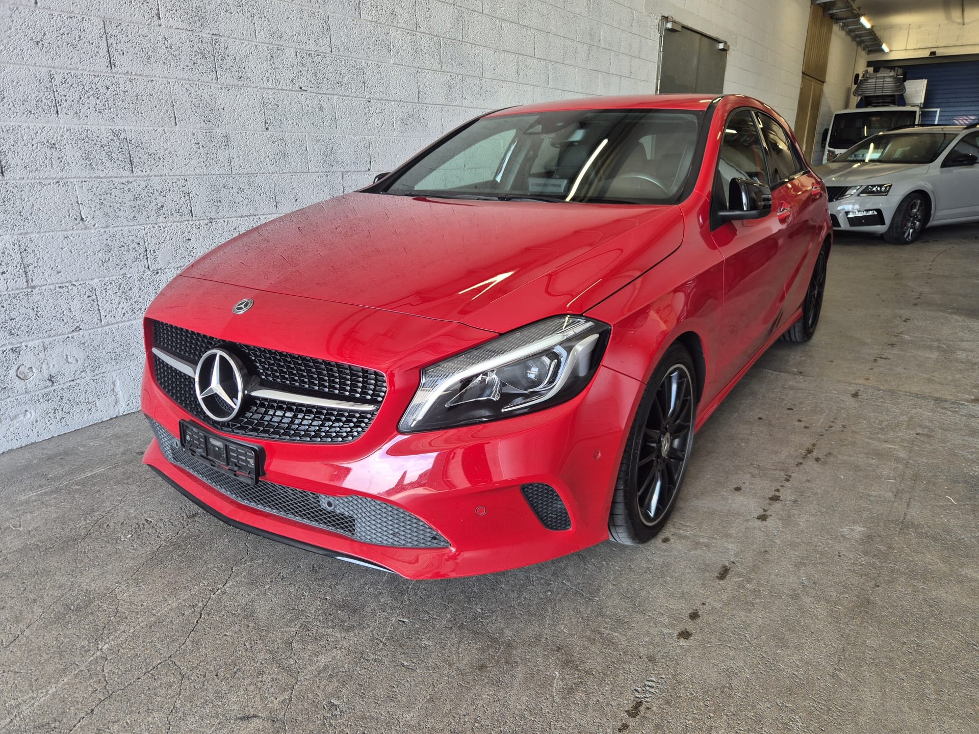 MERCEDES-BENZ A 200 Urban 7G-DCT-image-0