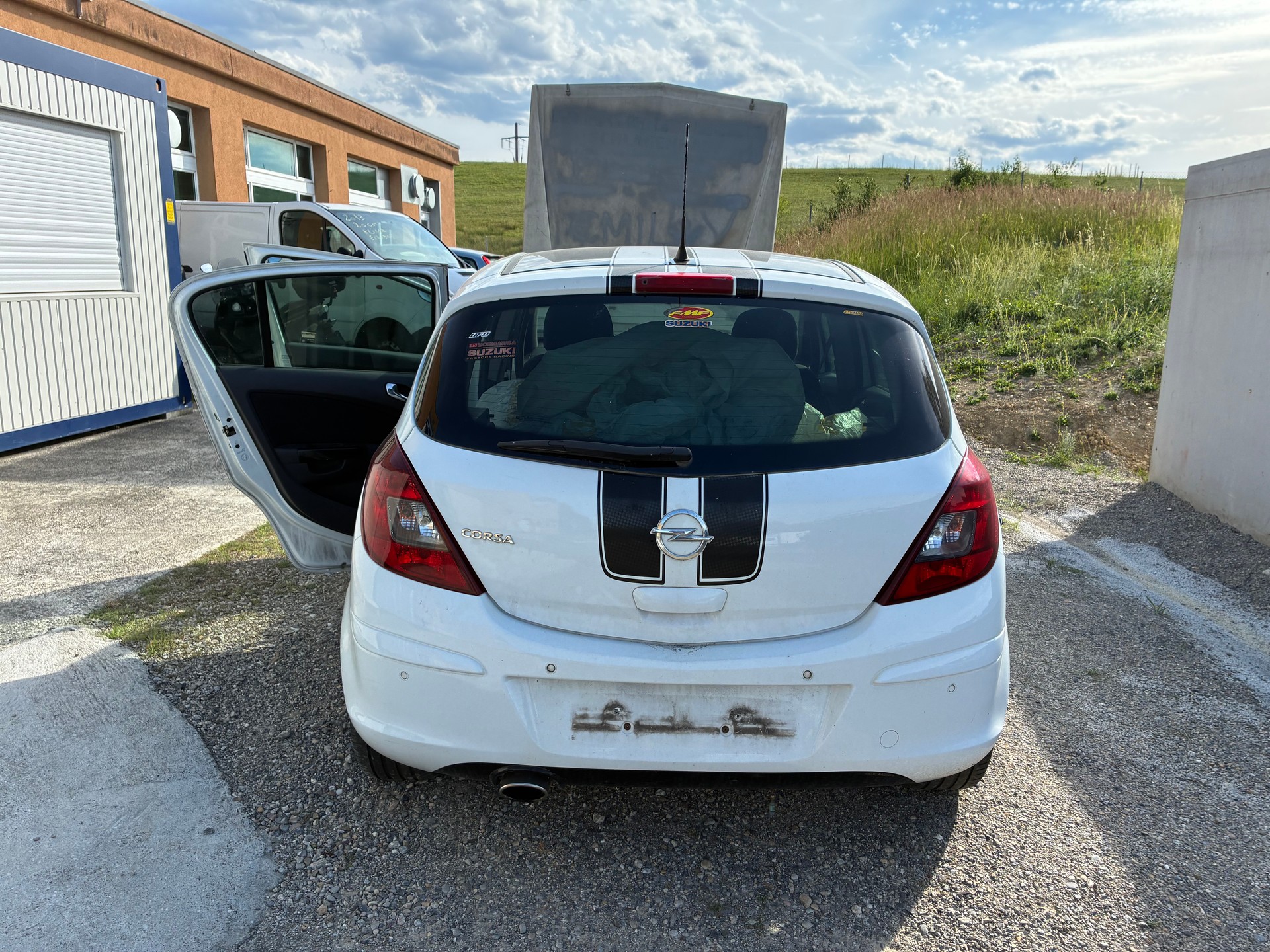 OPEL Corsa 1.4 Turbo Color Edition-image-9