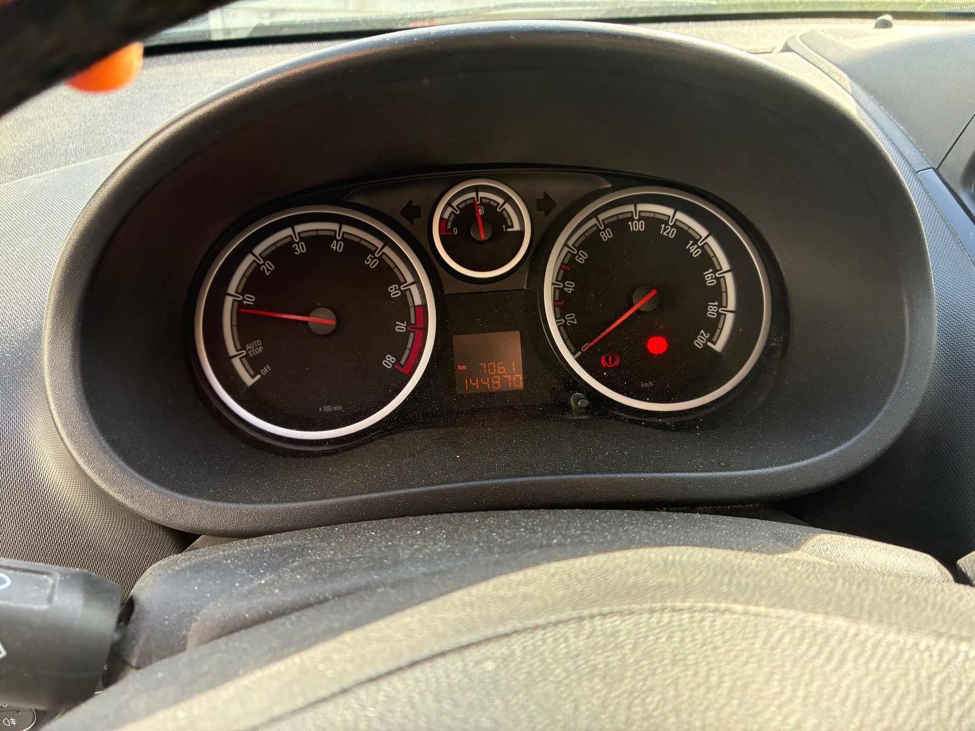 OPEL Corsa 1.4 Turbo Color Edition-image-5