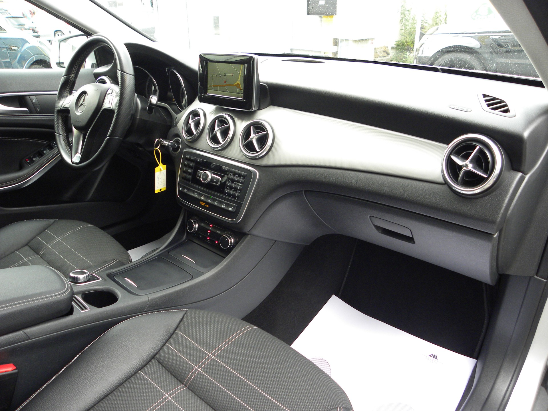 MERCEDES-BENZ GLA 200 CDI Urban 4Matic 7G-DCT-image-7