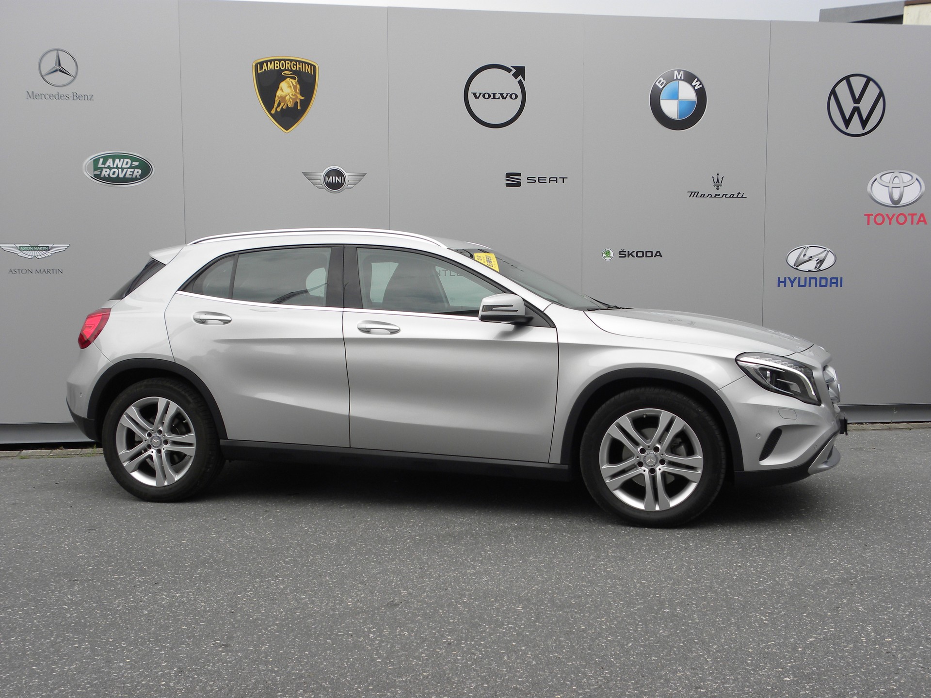 MERCEDES-BENZ GLA 200 CDI Urban 4Matic 7G-DCT-image-4