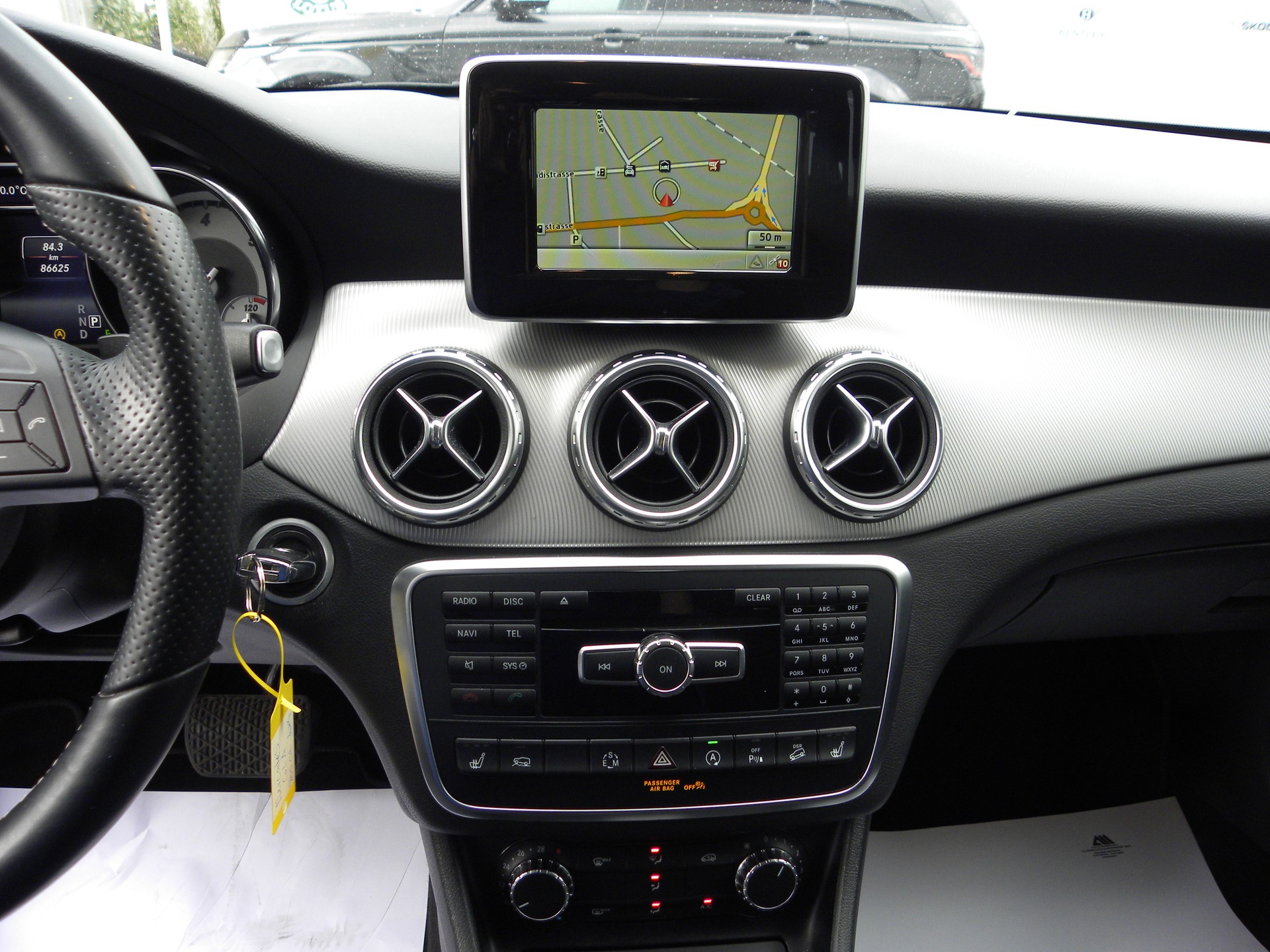 MERCEDES-BENZ GLA 200 CDI Urban 4Matic 7G-DCT-image-10