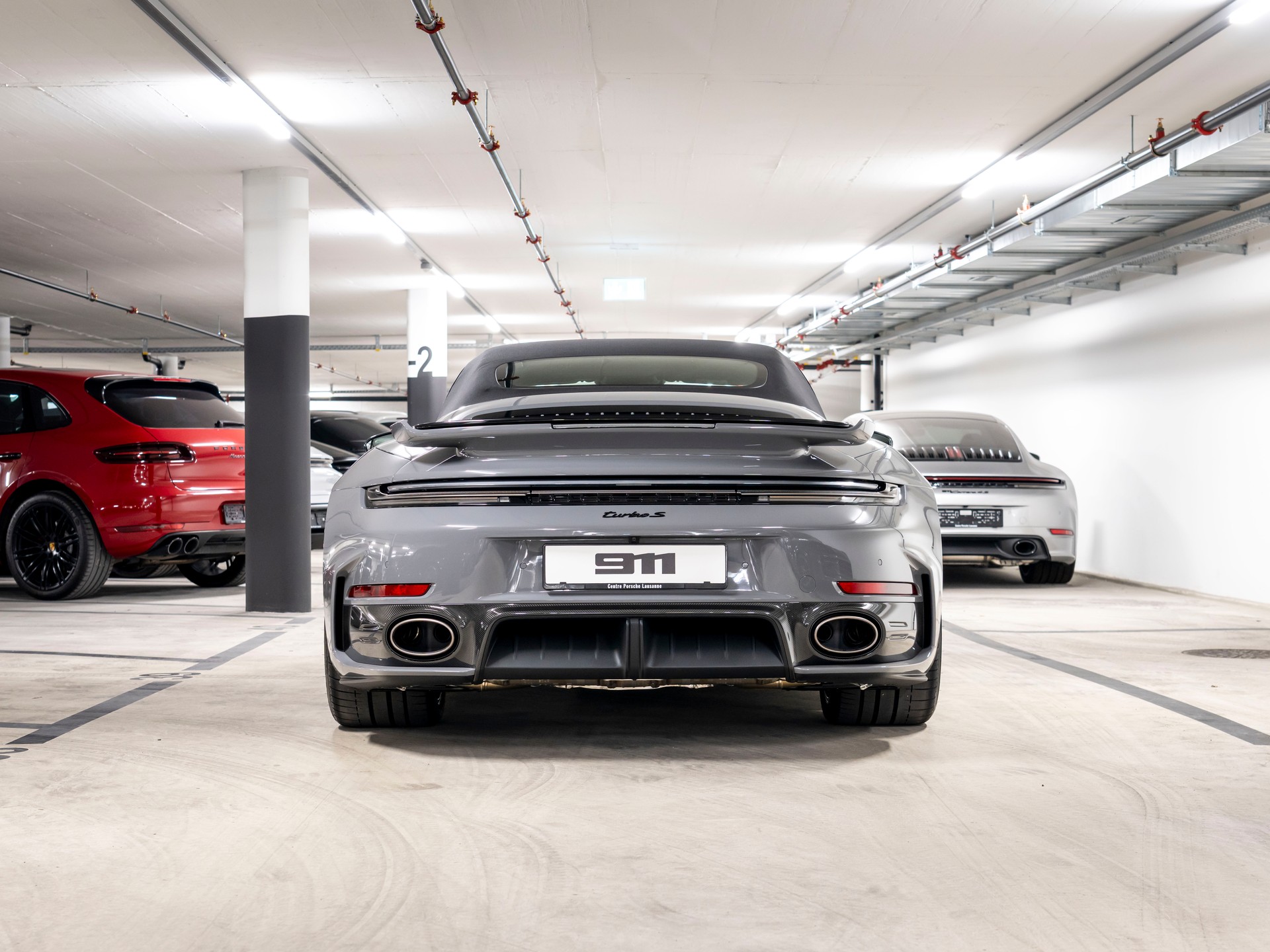 PORSCHE 911 Turbo S Cabriolet PDK-image-9