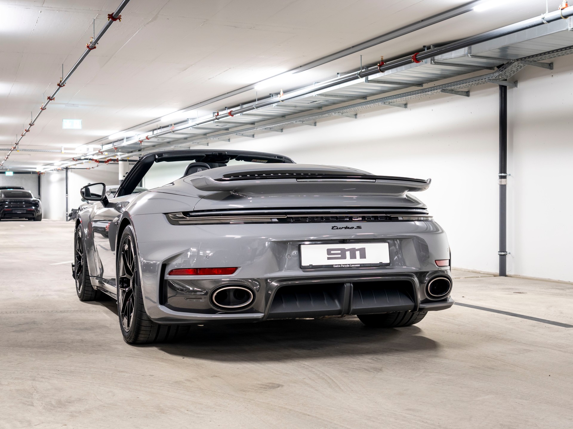 PORSCHE 911 Turbo S Cabriolet PDK-image-5