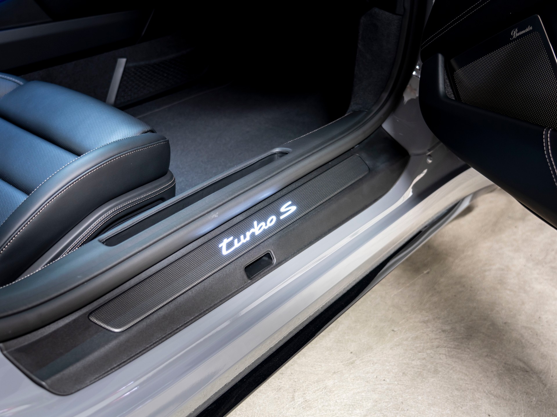 PORSCHE 911 Turbo S Cabriolet PDK-image-21