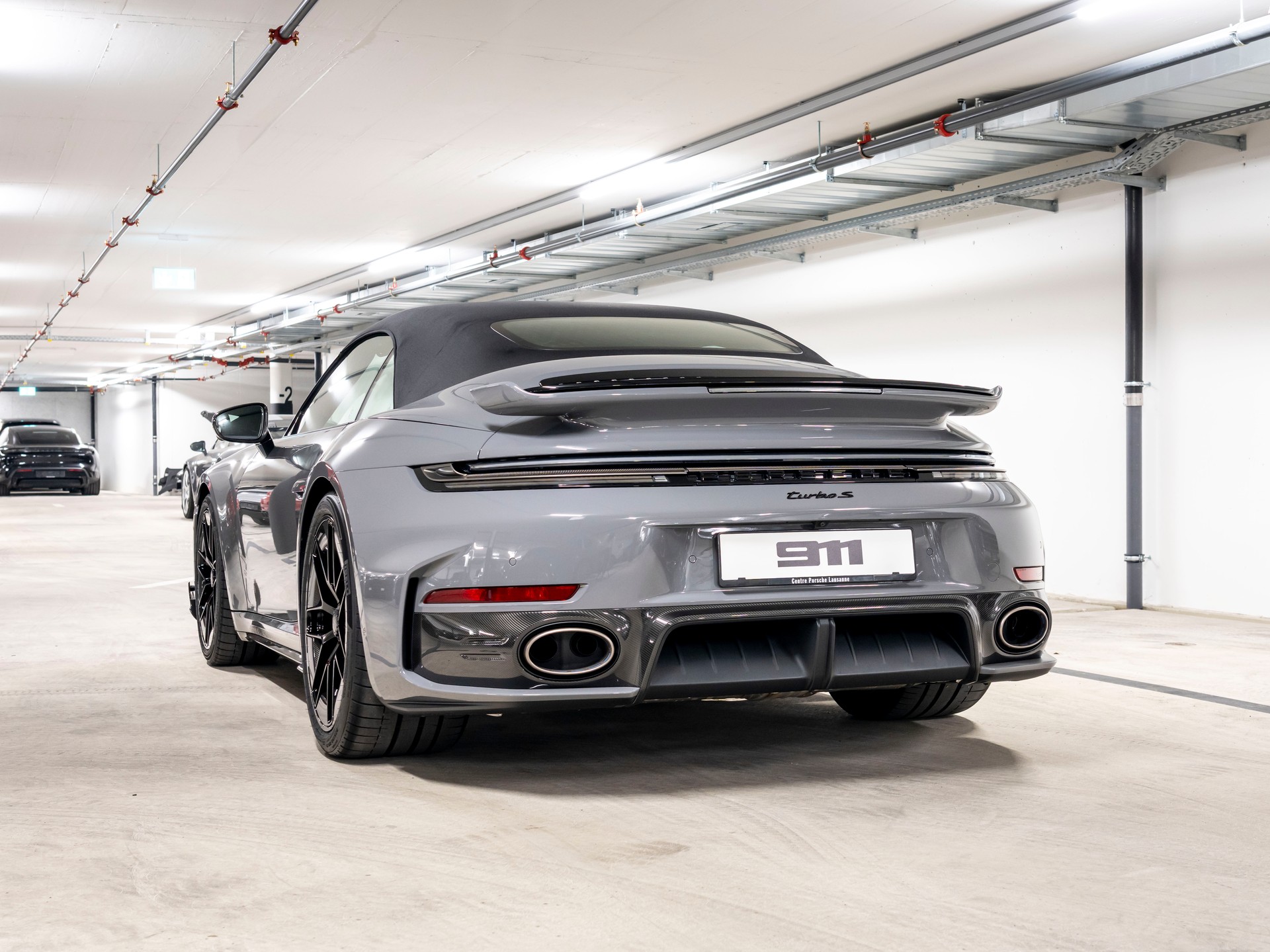 PORSCHE 911 Turbo S Cabriolet PDK-image-2