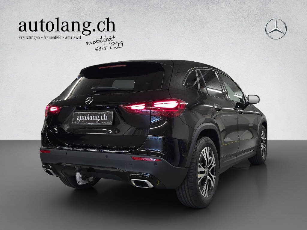 MERCEDES-BENZ GLA 200 Night Star Progressive-showroom-element-3