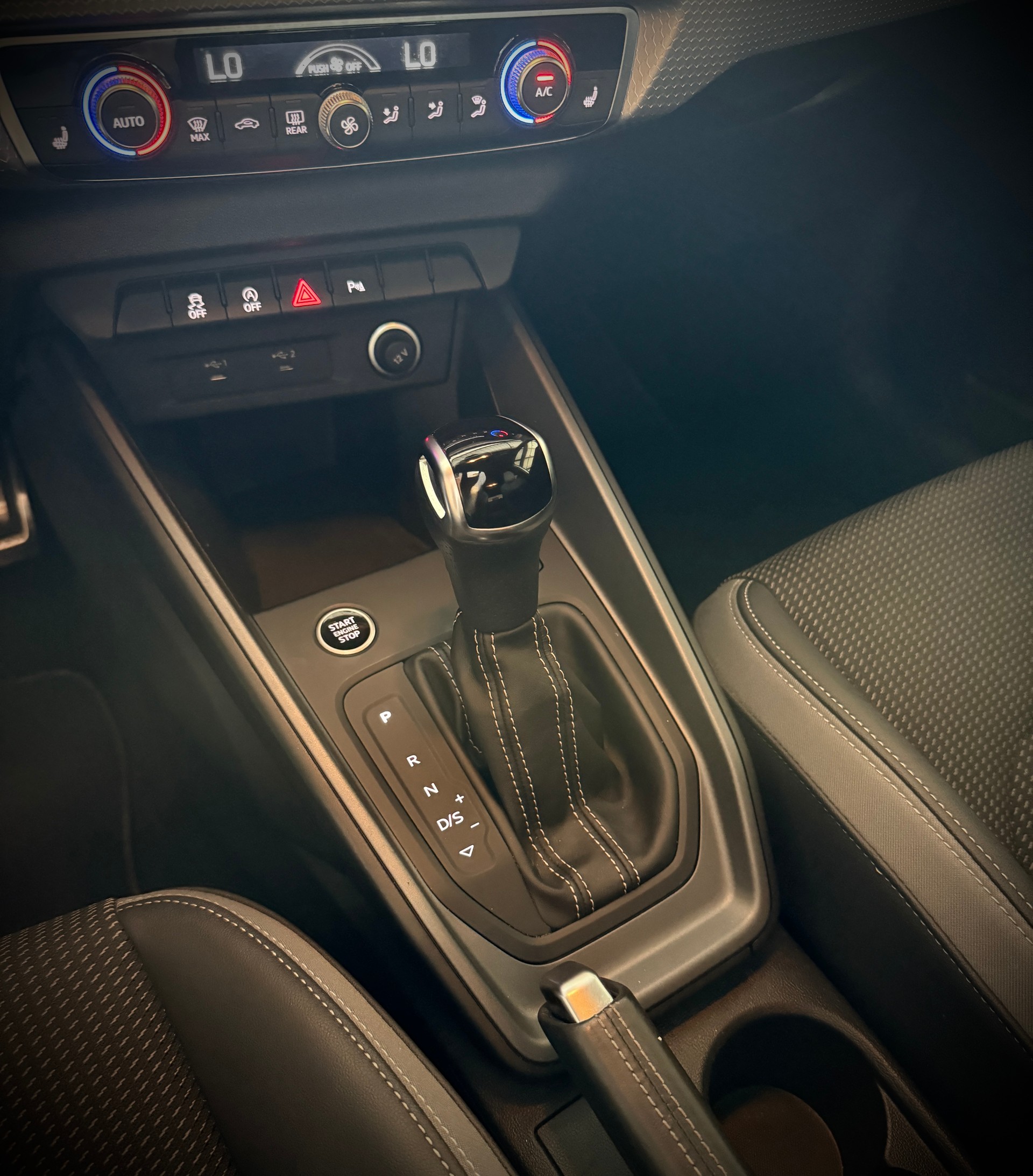 AUDI A1 Sportback 30 TFSI S Line S-tronic-image-11