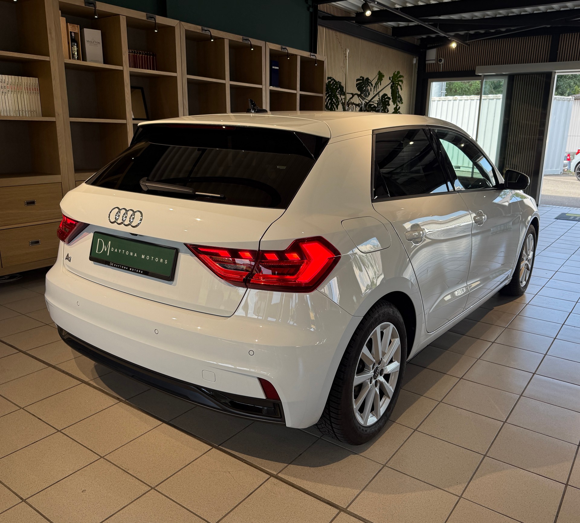 AUDI A1 Sportback 30 TFSI S Line S-tronic-showroom-element-2