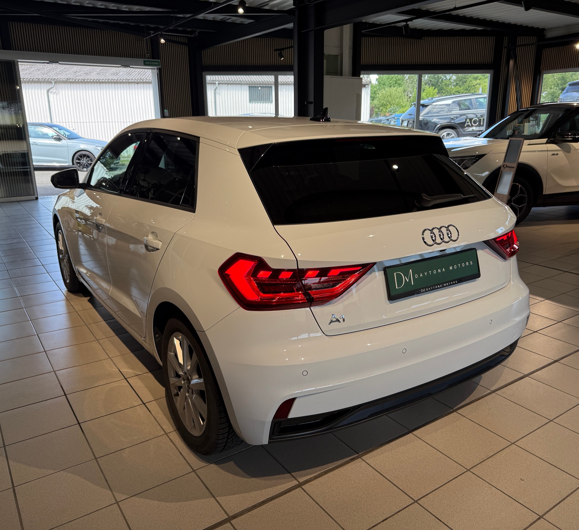 AUDI A1 Sportback 30 TFSI S Line S-tronic-image-5