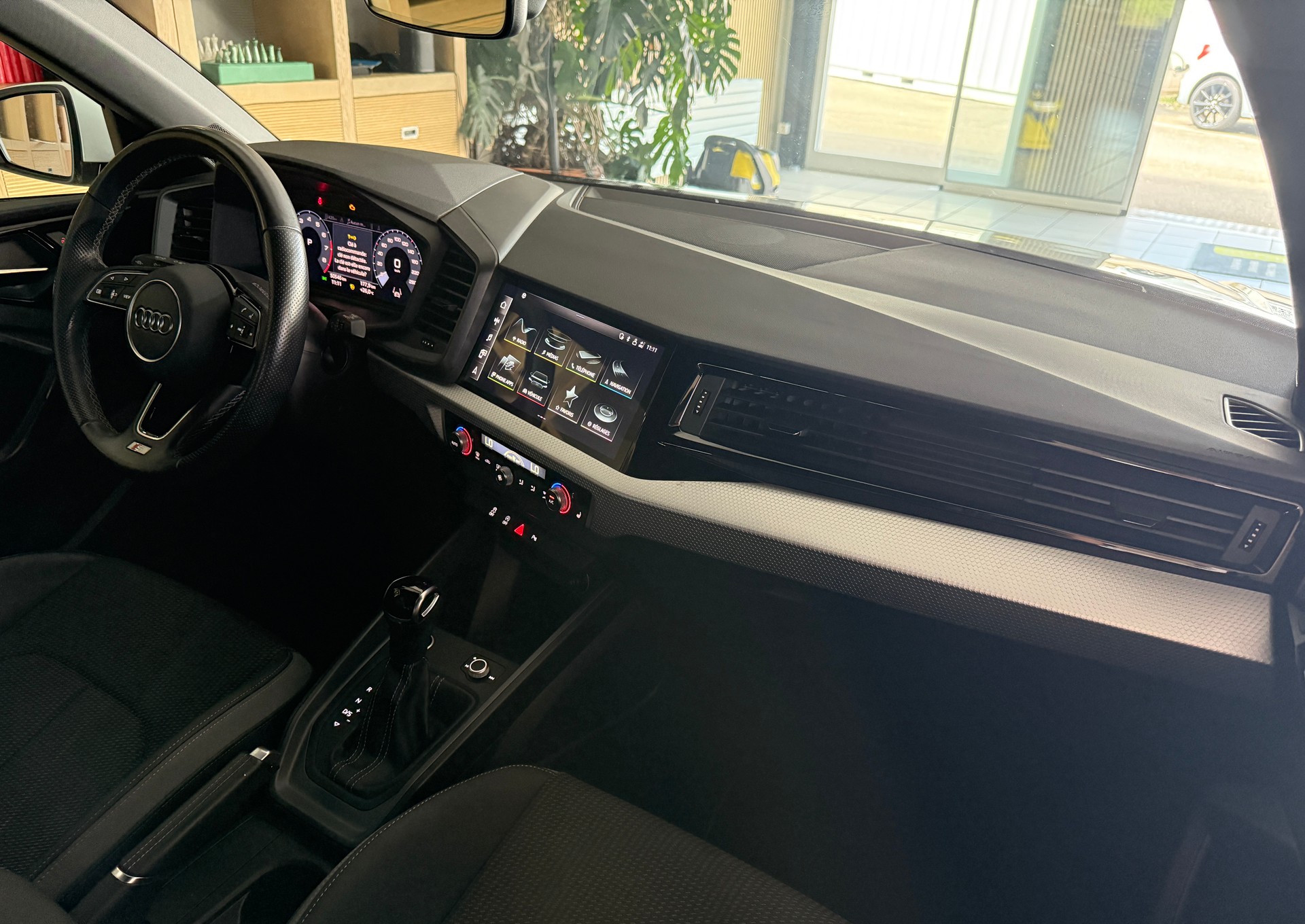 AUDI A1 Sportback 30 TFSI S Line S-tronic-image-13