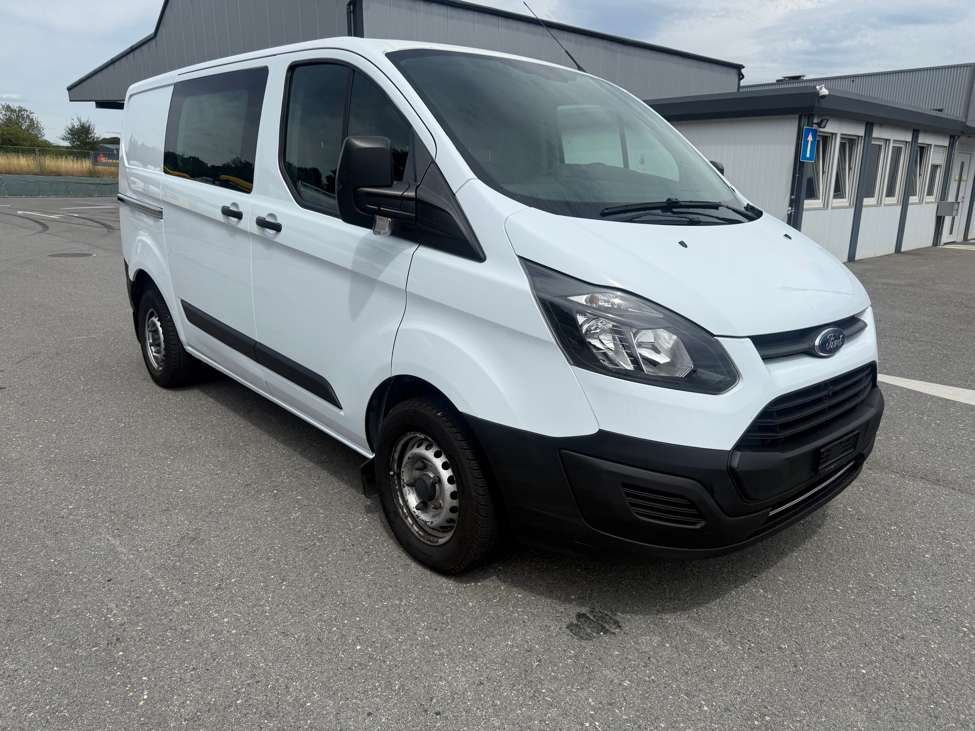 FORD Transit Custom Van 250 L1H1 Ambiente-image-3