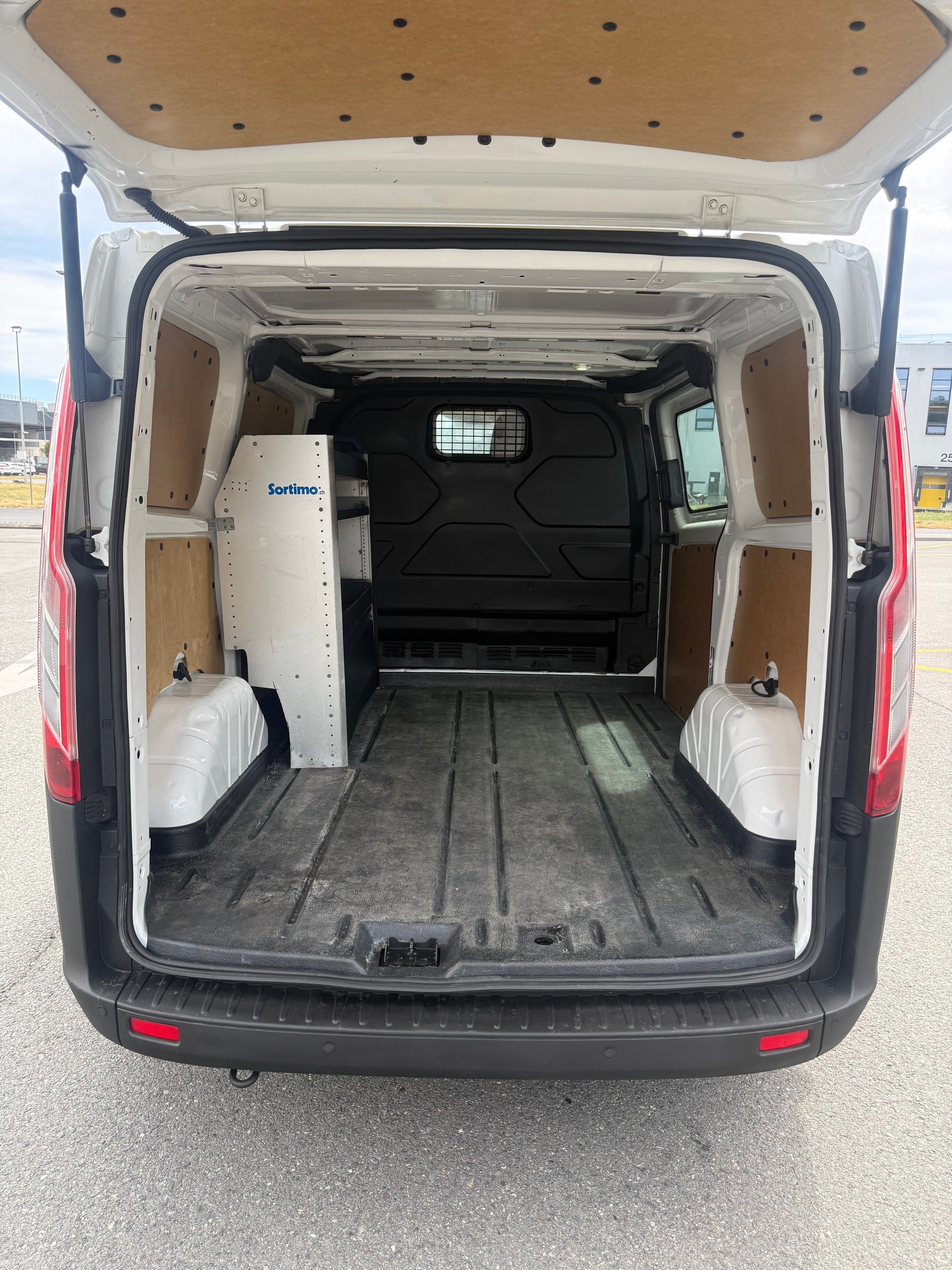 FORD Transit Custom Van 250 L1H1 Ambiente-image-7