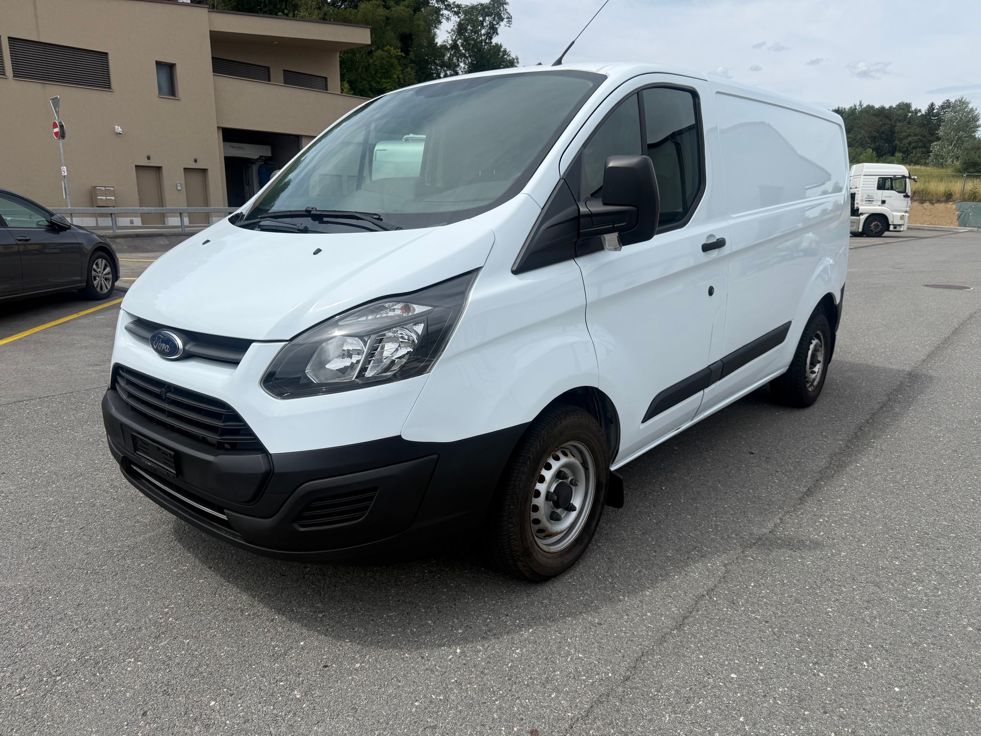 FORD Transit Custom Van 250 L1H1 Ambiente-image-0