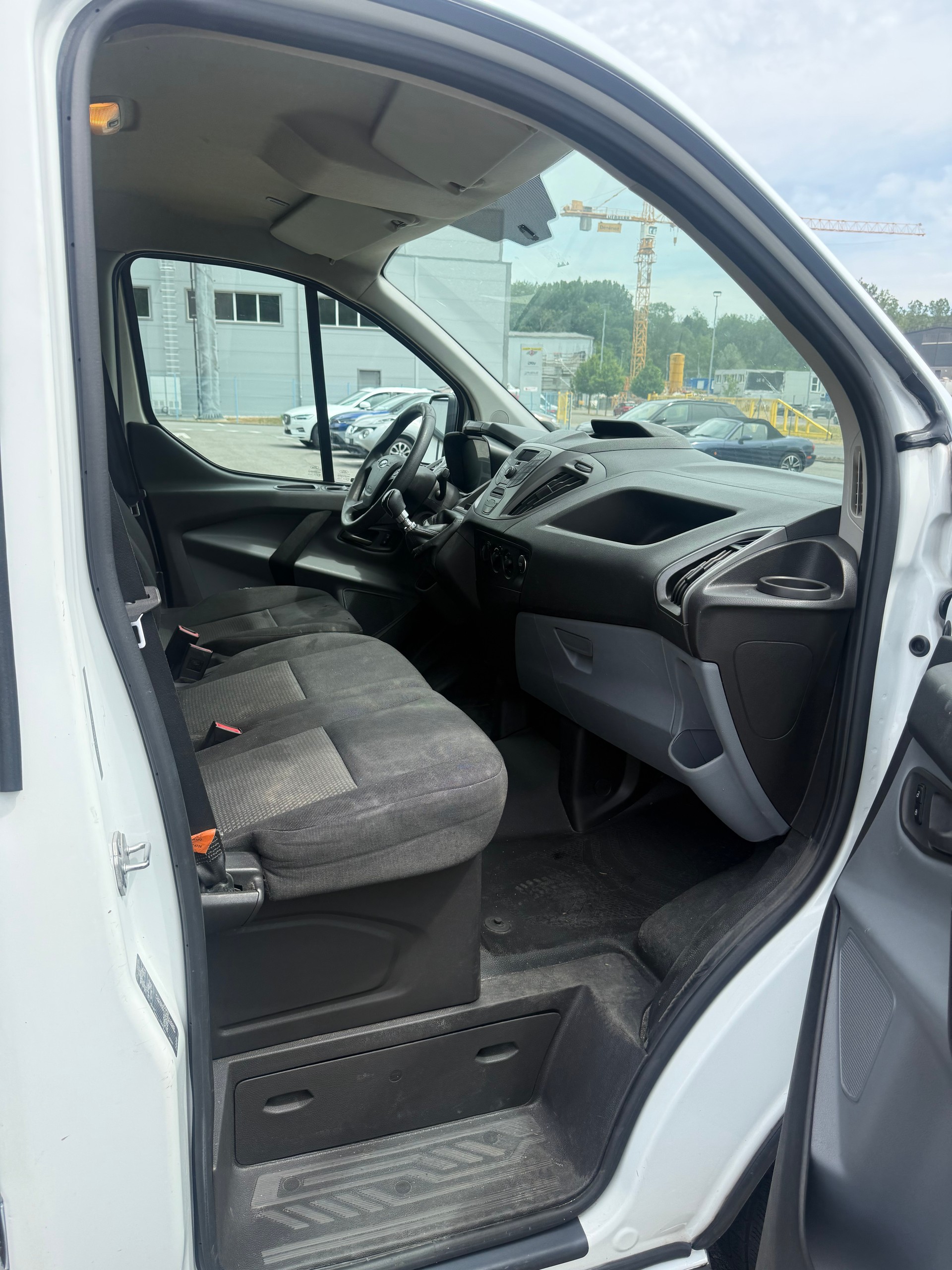 FORD Transit Custom Van 250 L1H1 Ambiente-image-5