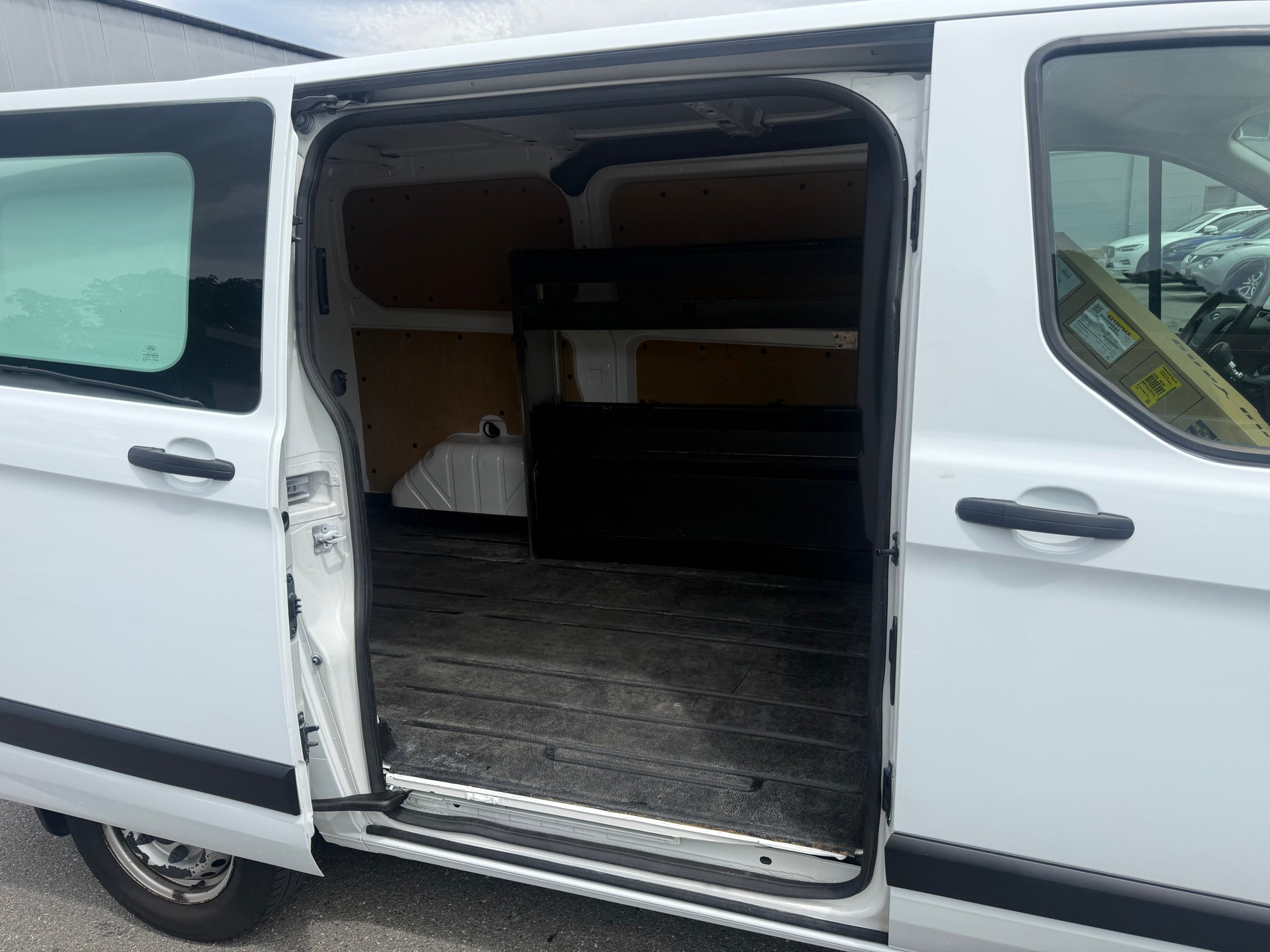 FORD Transit Custom Van 250 L1H1 Ambiente-image-8