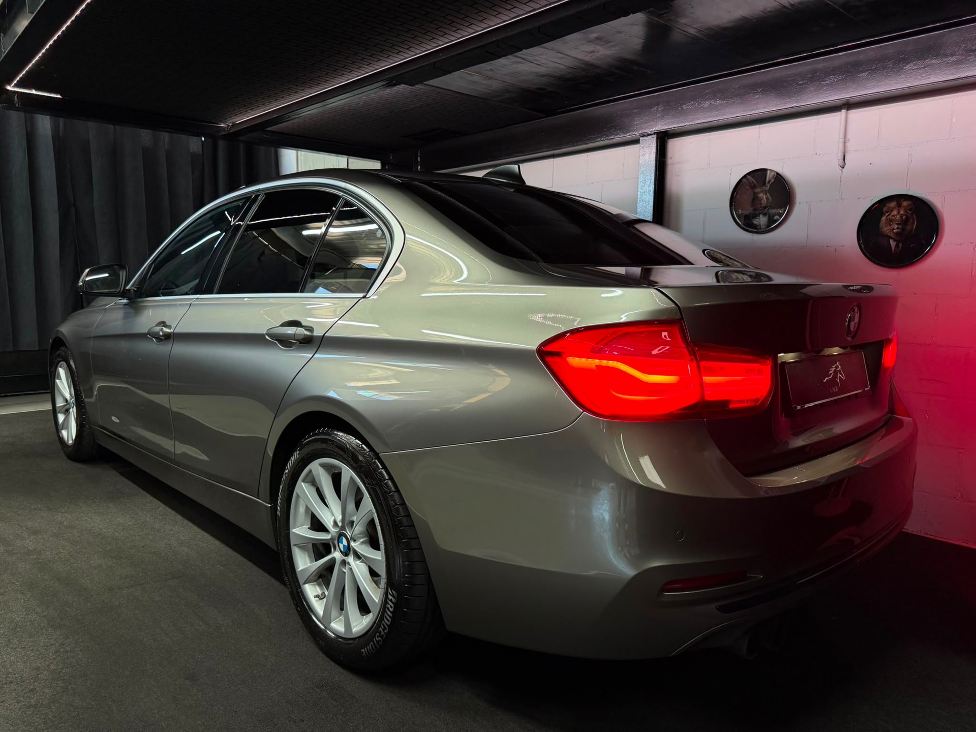 BMW 320i Sport Line Steptronic-image-1