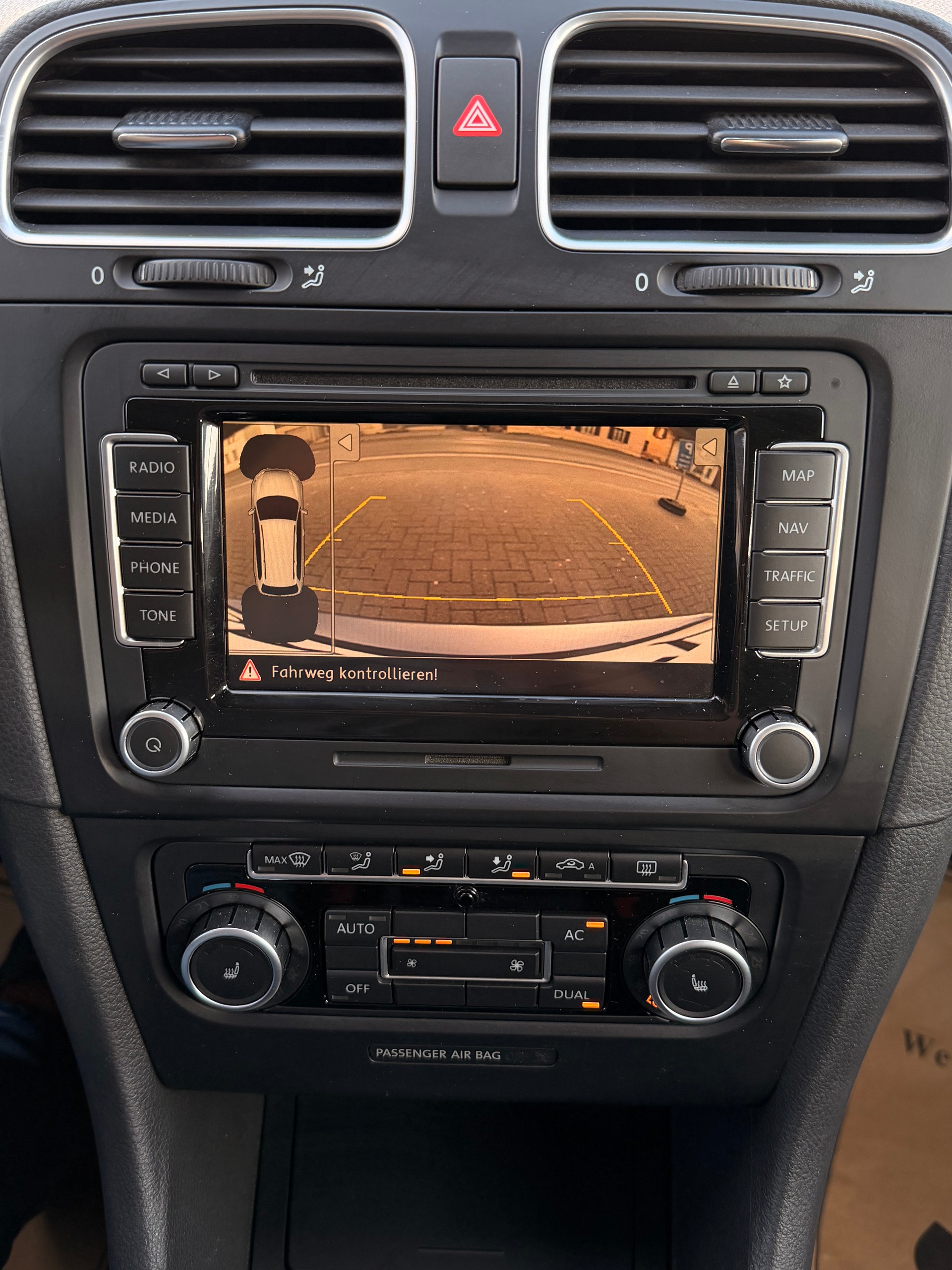 VW Golf Variant 1.4 TSI Team DSG-image-12