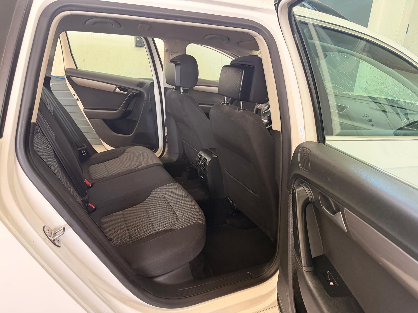 VW Passat Variant 2.0 TDI BMT Comfortline DSG-image-11