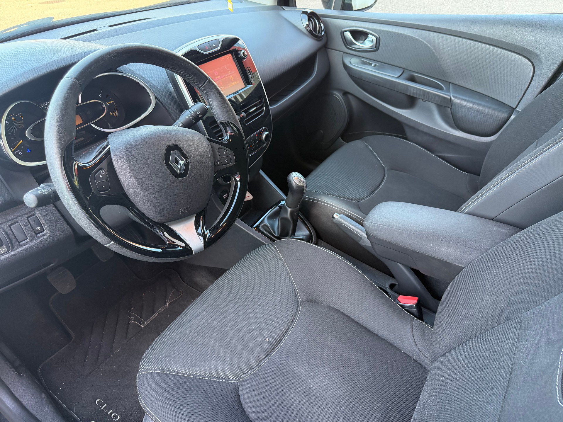 RENAULT Clio 0.9 12V Expression-image-9