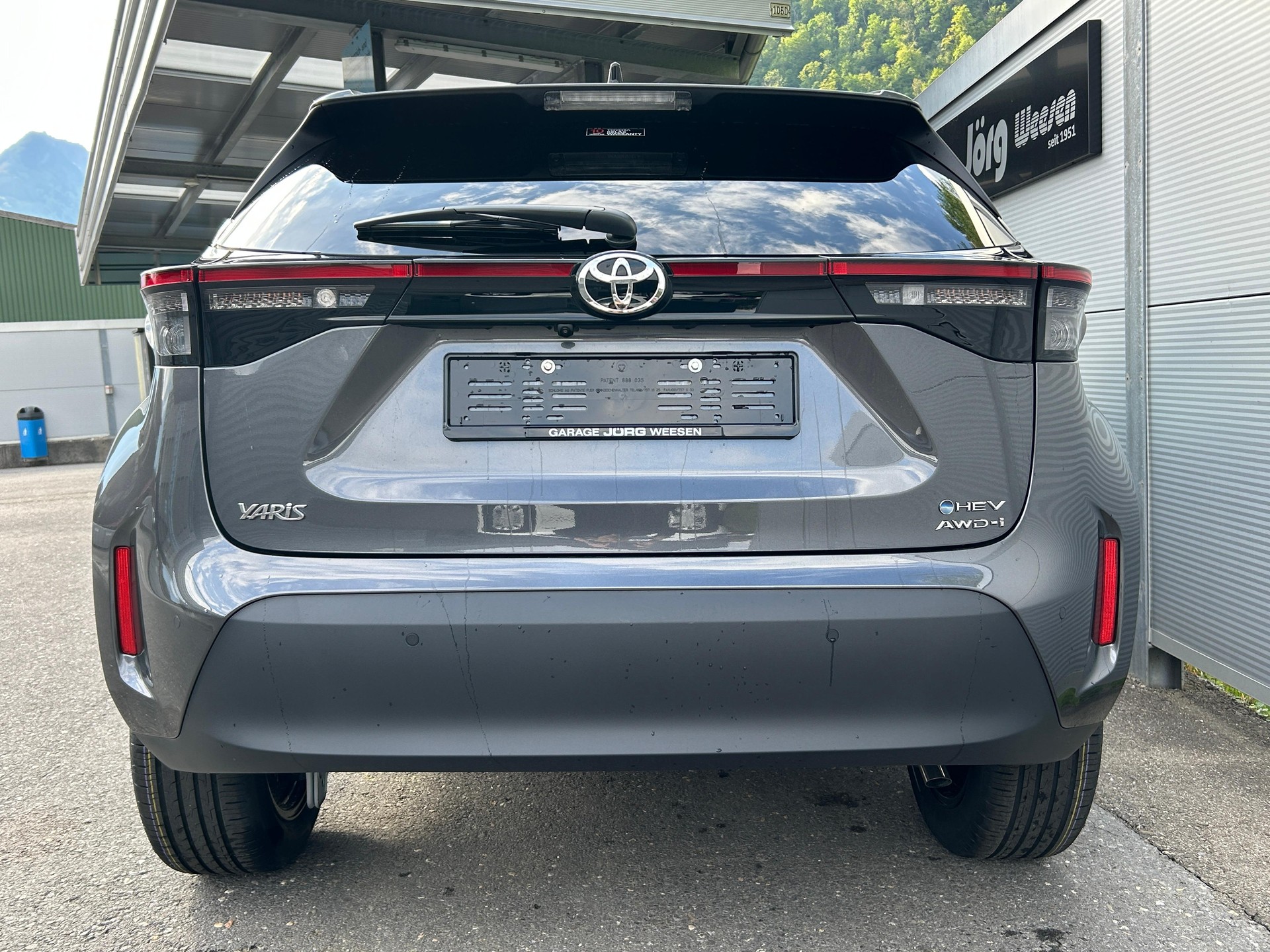 TOYOTA Yaris Cross 1.5 VVT-i HSD Comfort AWD-i-image-4