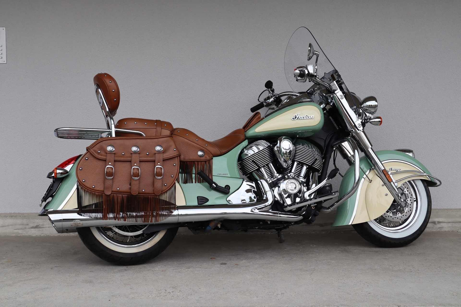 INDIAN Chief Vintage-showroom-element-2