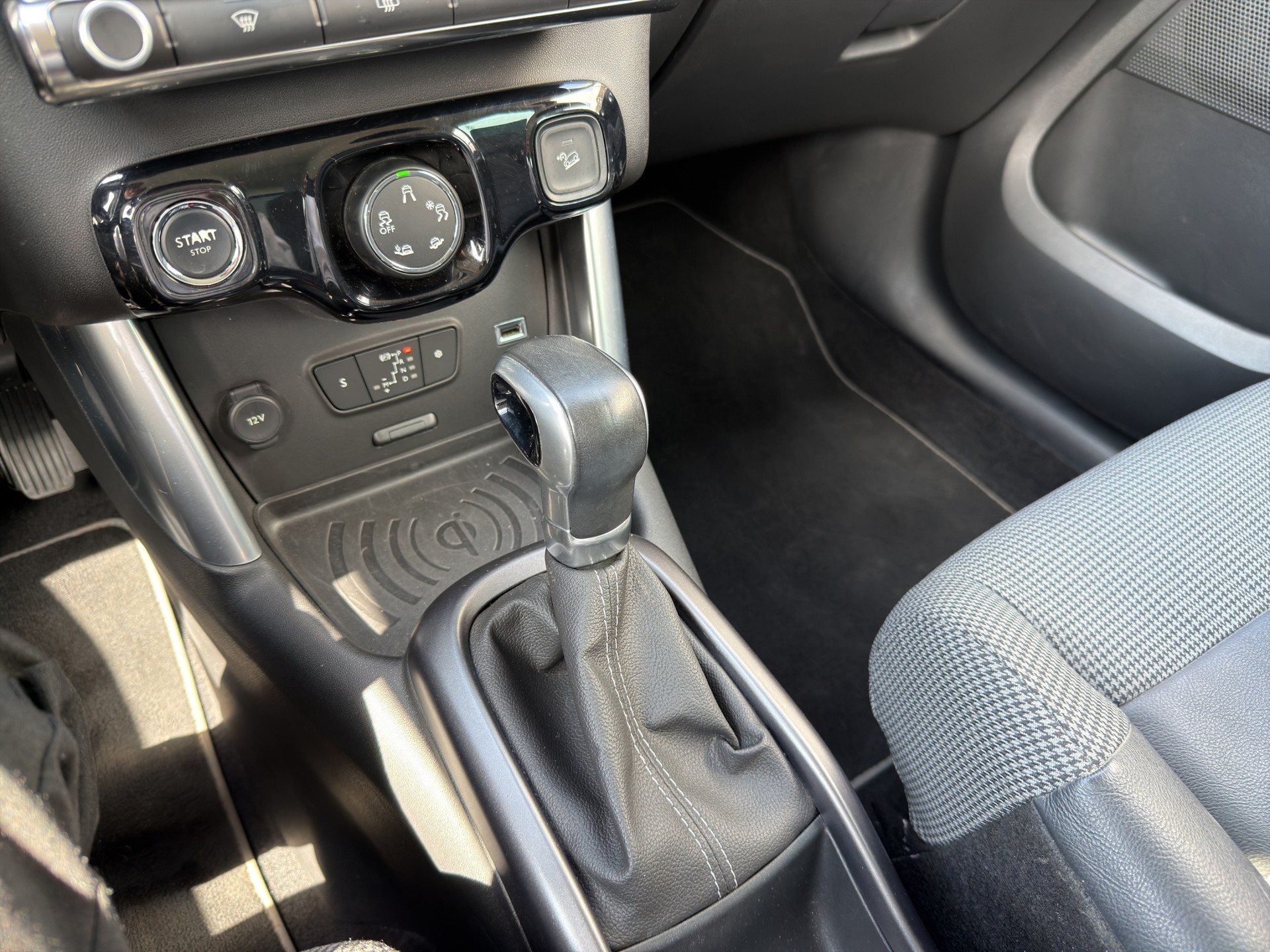CITROEN C3 Aircross 1.2i Shine-image-10
